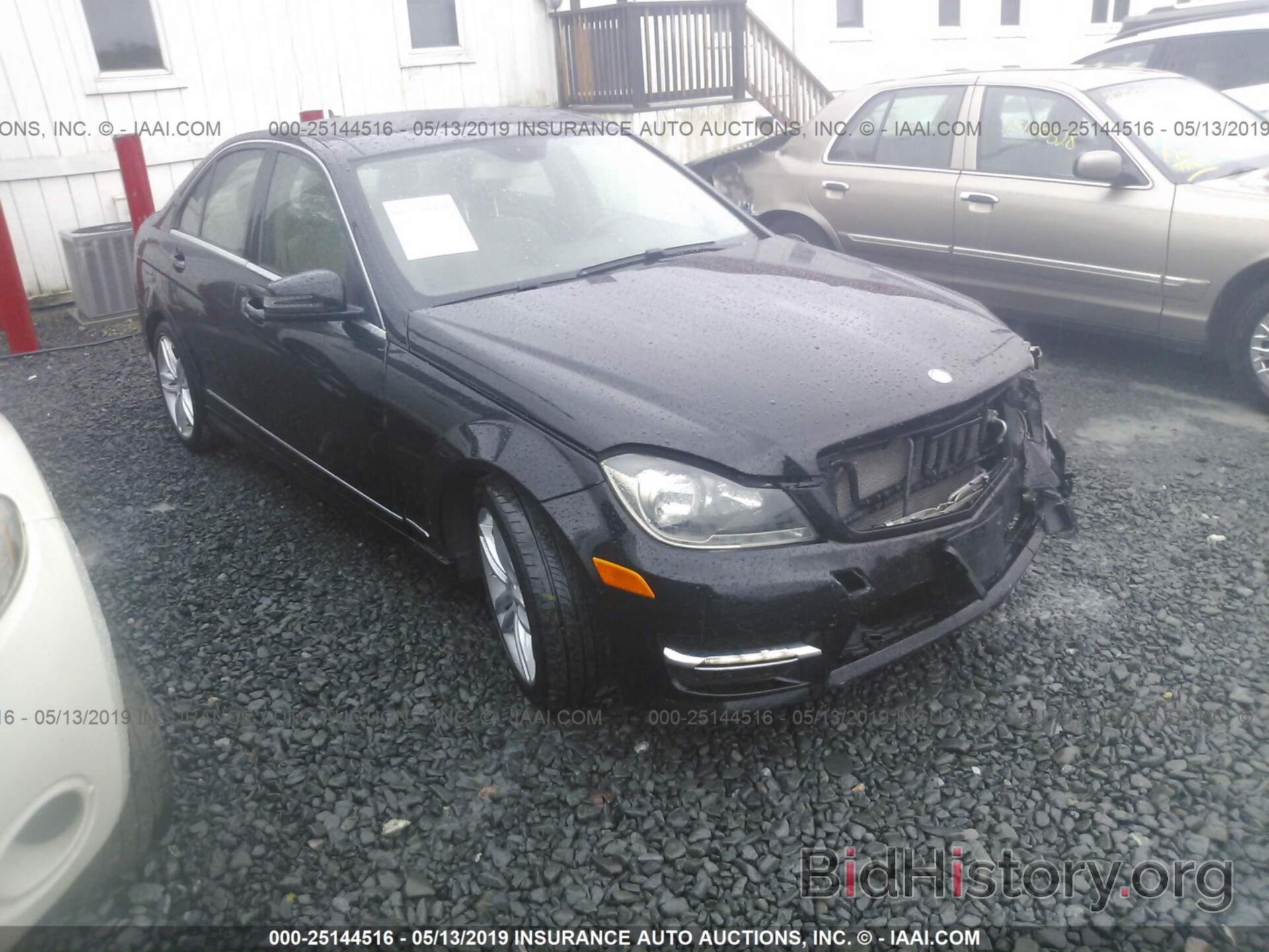 Photo WDDGF8AB3DA856152 - MERCEDES-BENZ C 2013