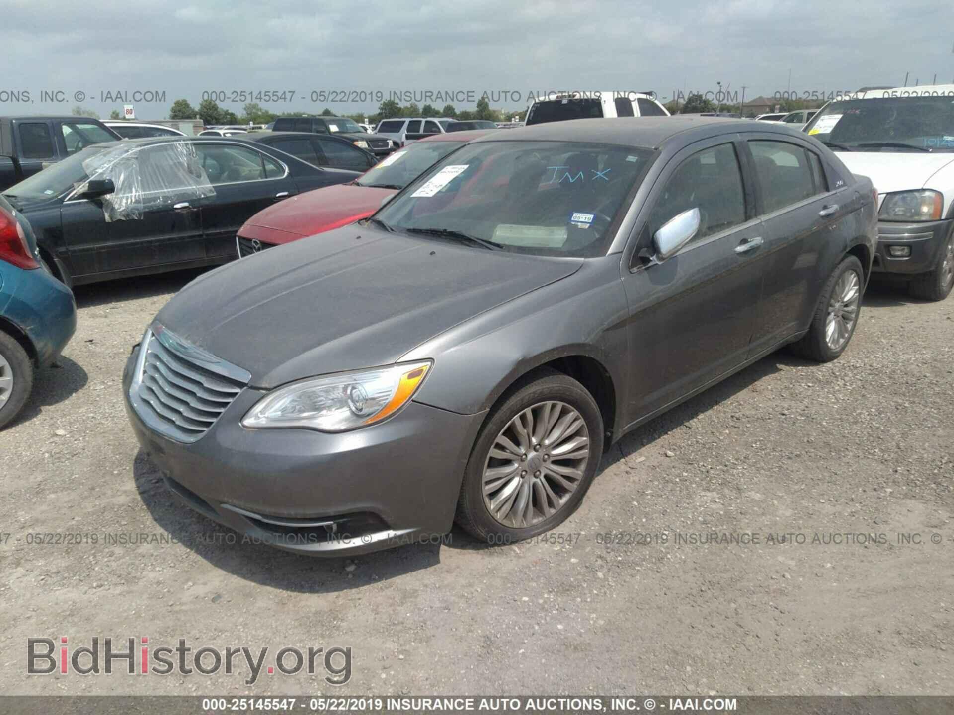2011 CHRYSLER 200 - VIN: 1C3BC2FG4BN577849 - Фото 2