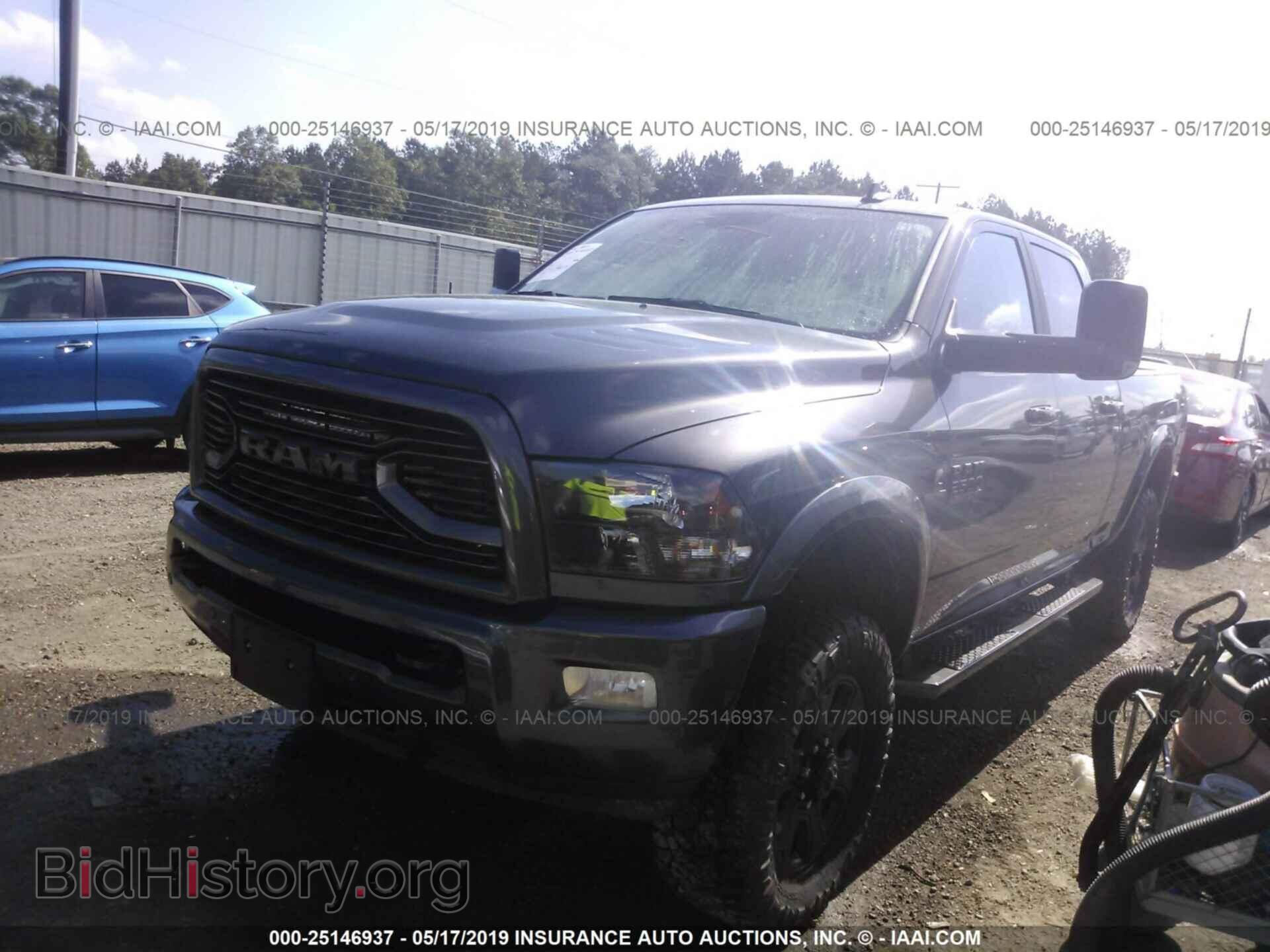 2018 RAM 2500 - VIN: 3C6UR5DL2JG217711 - Photo 2