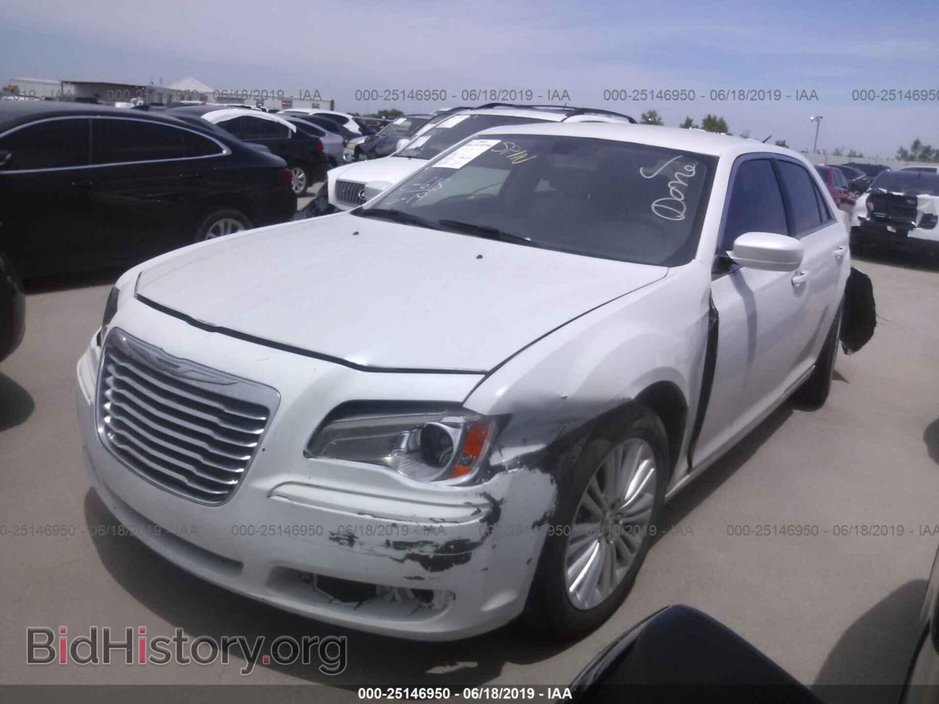 2014 CHRYSLER 300 - VIN: 2C3CCARG5EH365971 - Фото 2