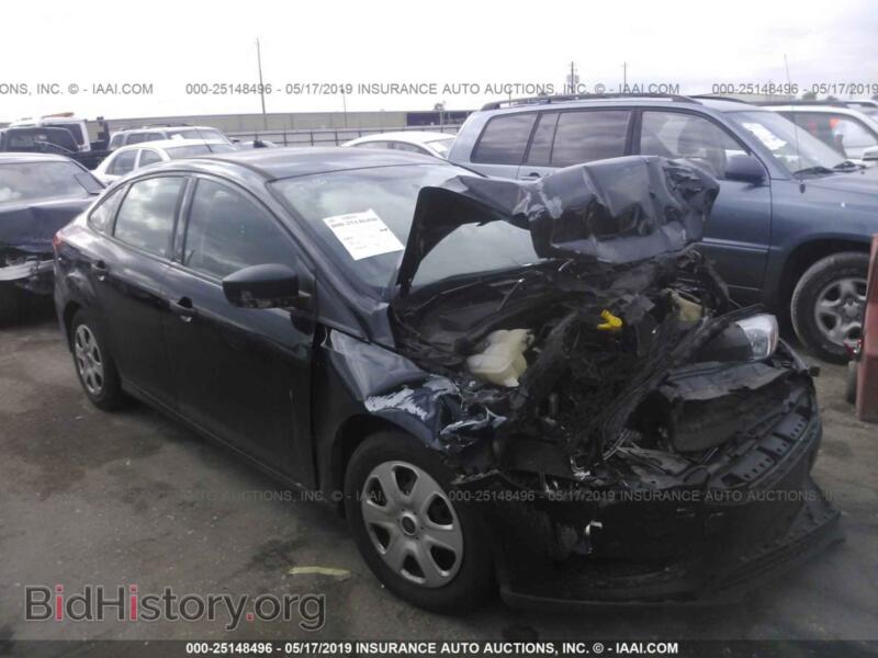 2016 Ford FOCUS S (VIN 1FADP3E21GL372082) — фото 1 из 10, IAAI, повреждение: передняя часть