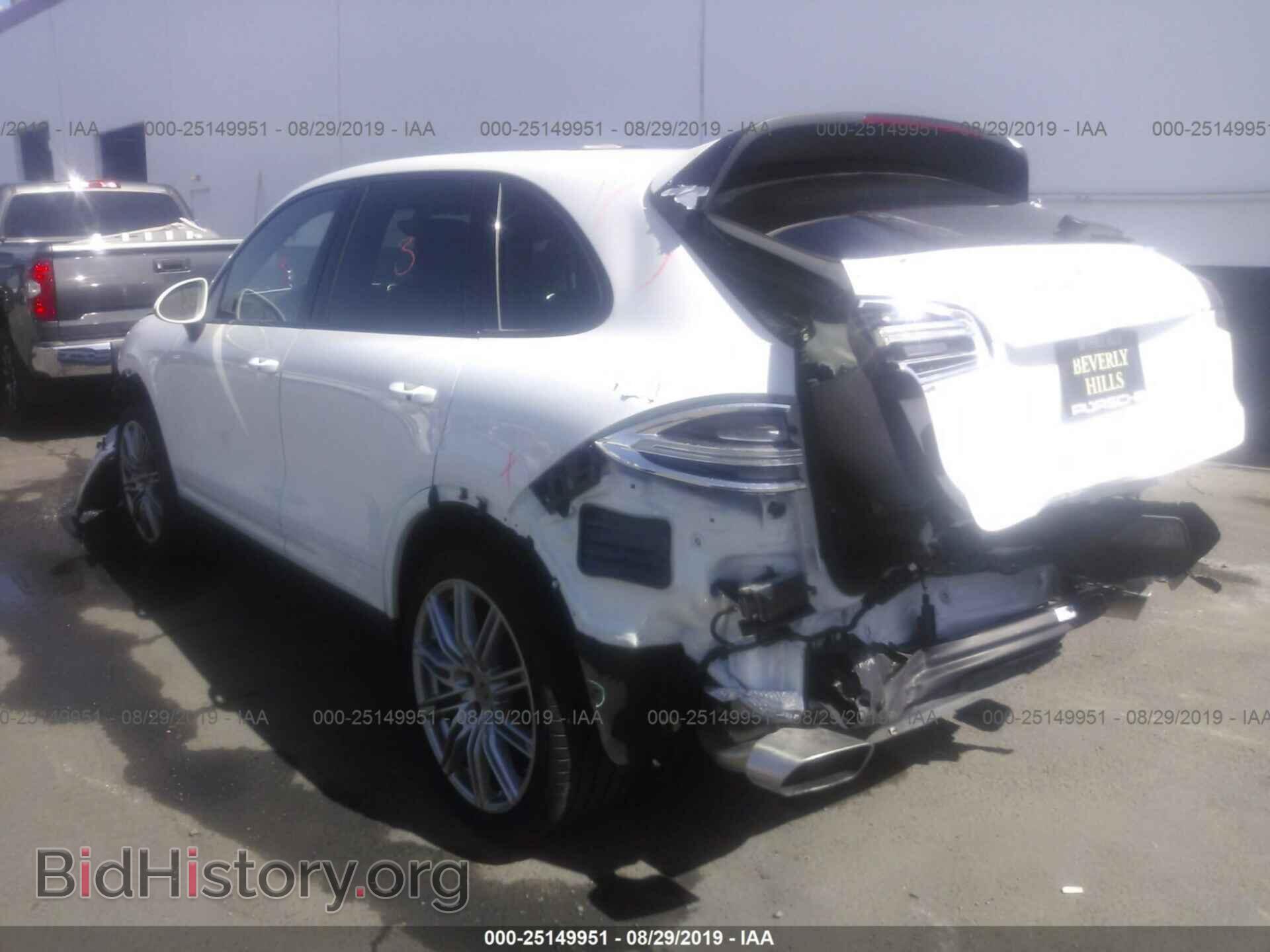 2018 PORSCHE CAYENNE - VIN: WP1AA2A22JKA02365 - Фото 3