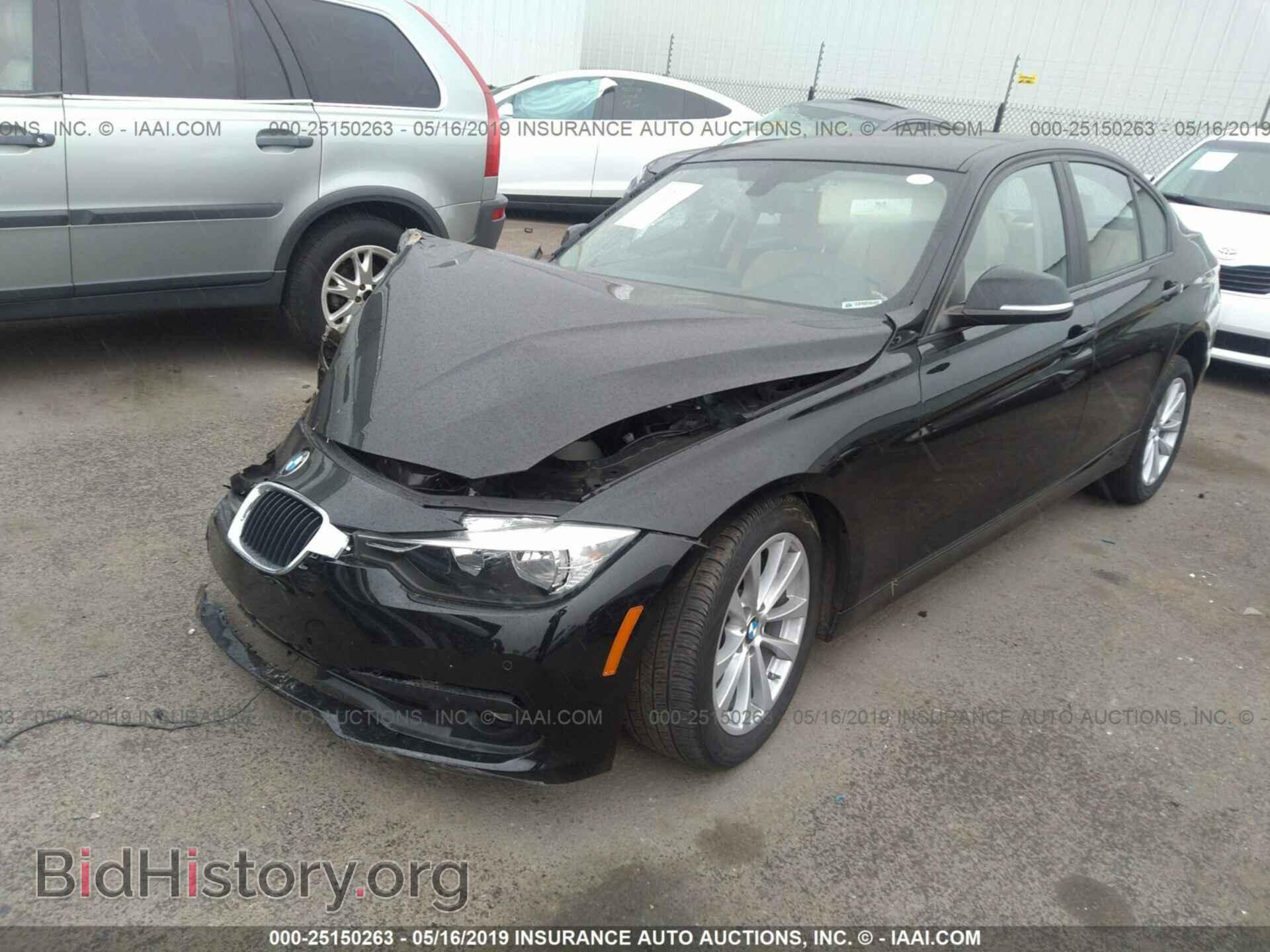 2017 BMW 320 - VIN: WBA8E1G53HNU15286 - Фото 2