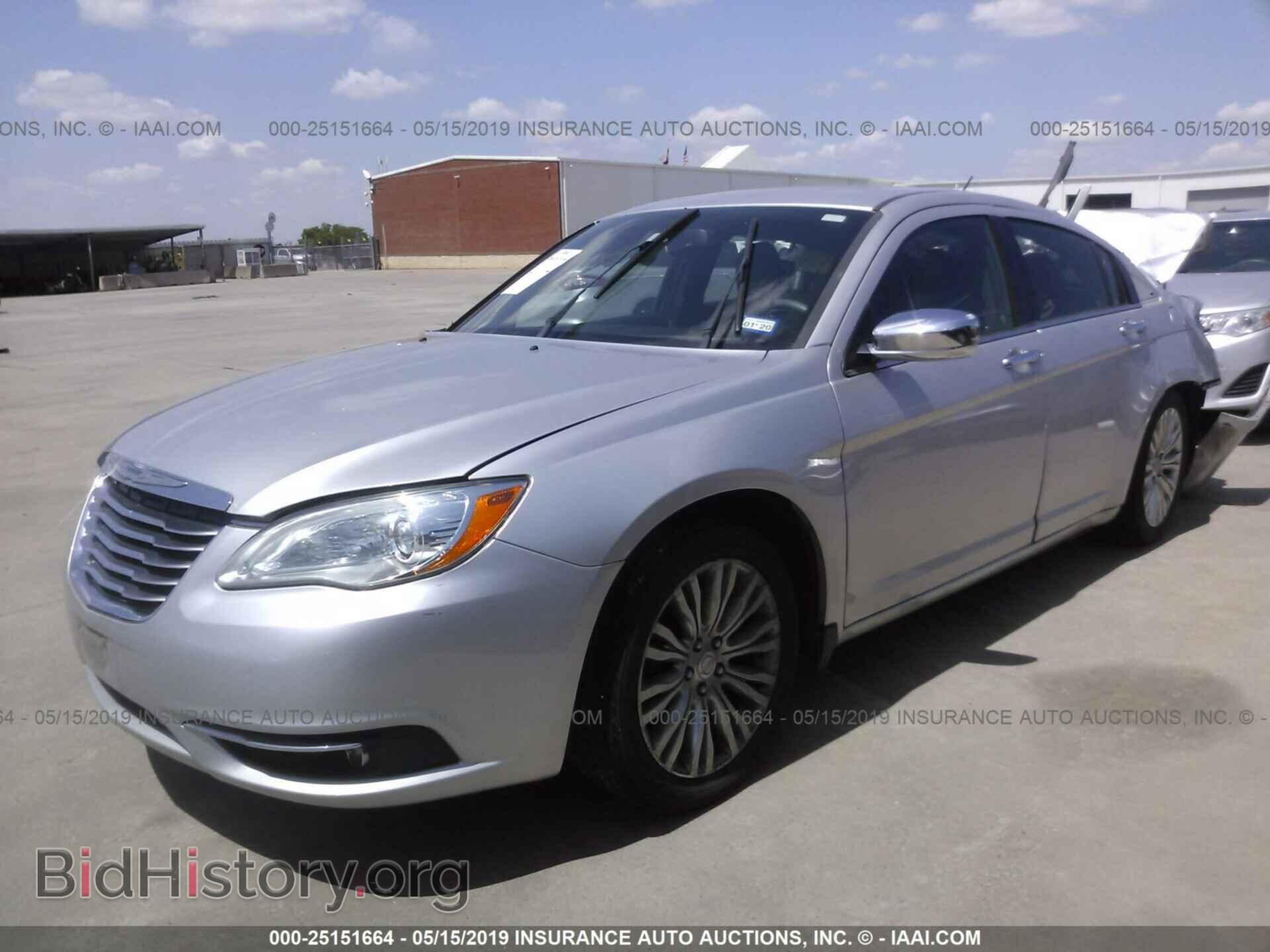 2012 CHRYSLER 200 - VIN: 1C3CCBCG0CN101740 - Фото 2