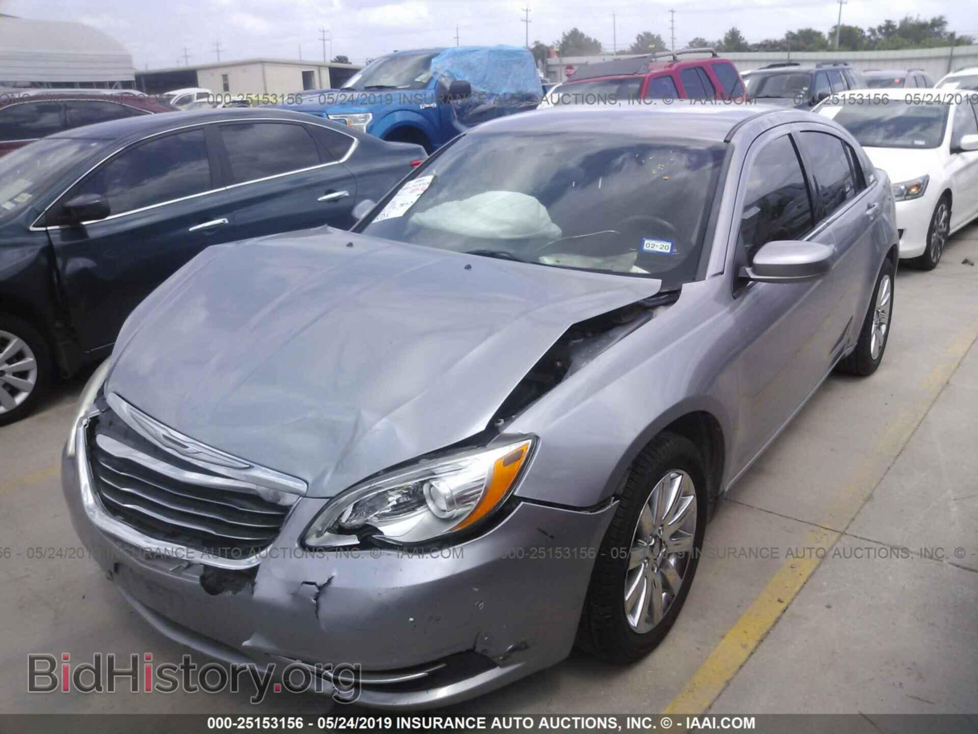 2013 CHRYSLER 200 - VIN: 1C3CCBBB8DN597877 - Фото 2