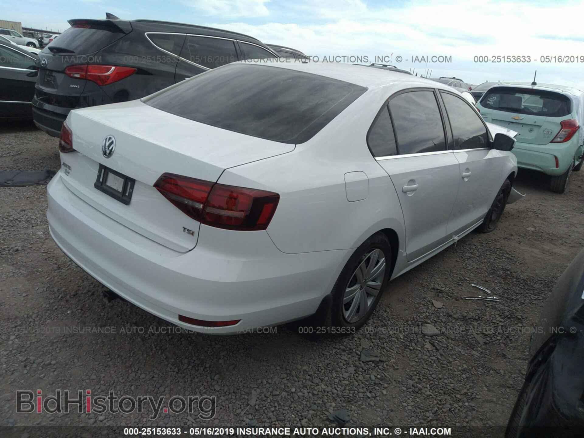 2017 VOLKSWAGEN JETTA - VIN: 3VW2B7AJ8HM371352 - Photo 4
