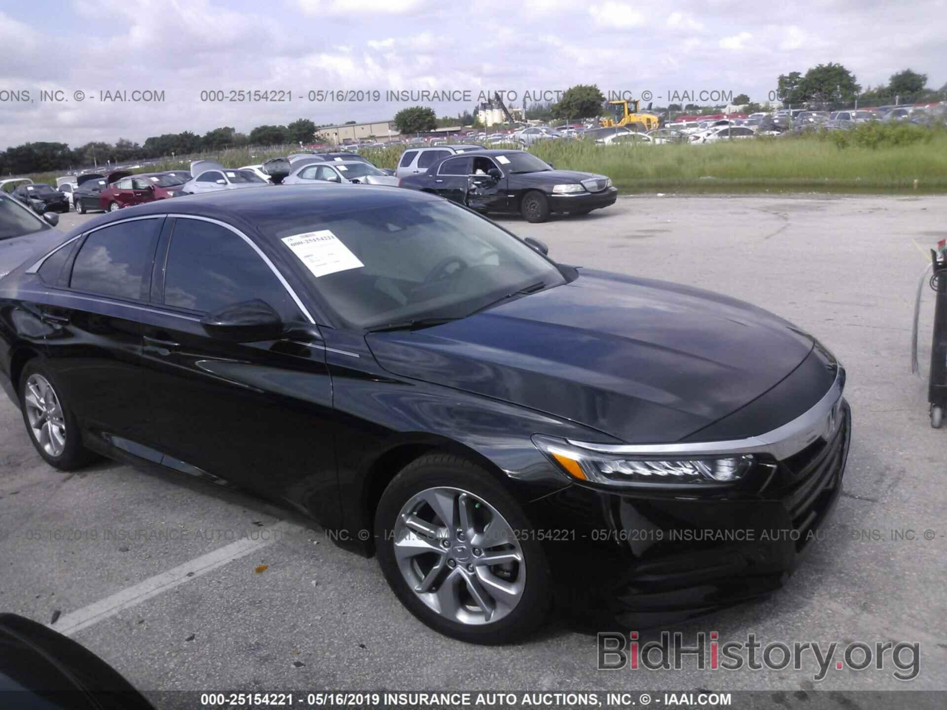 Photo 1HGCV1F1XJA066637 - HONDA ACCORD 2018