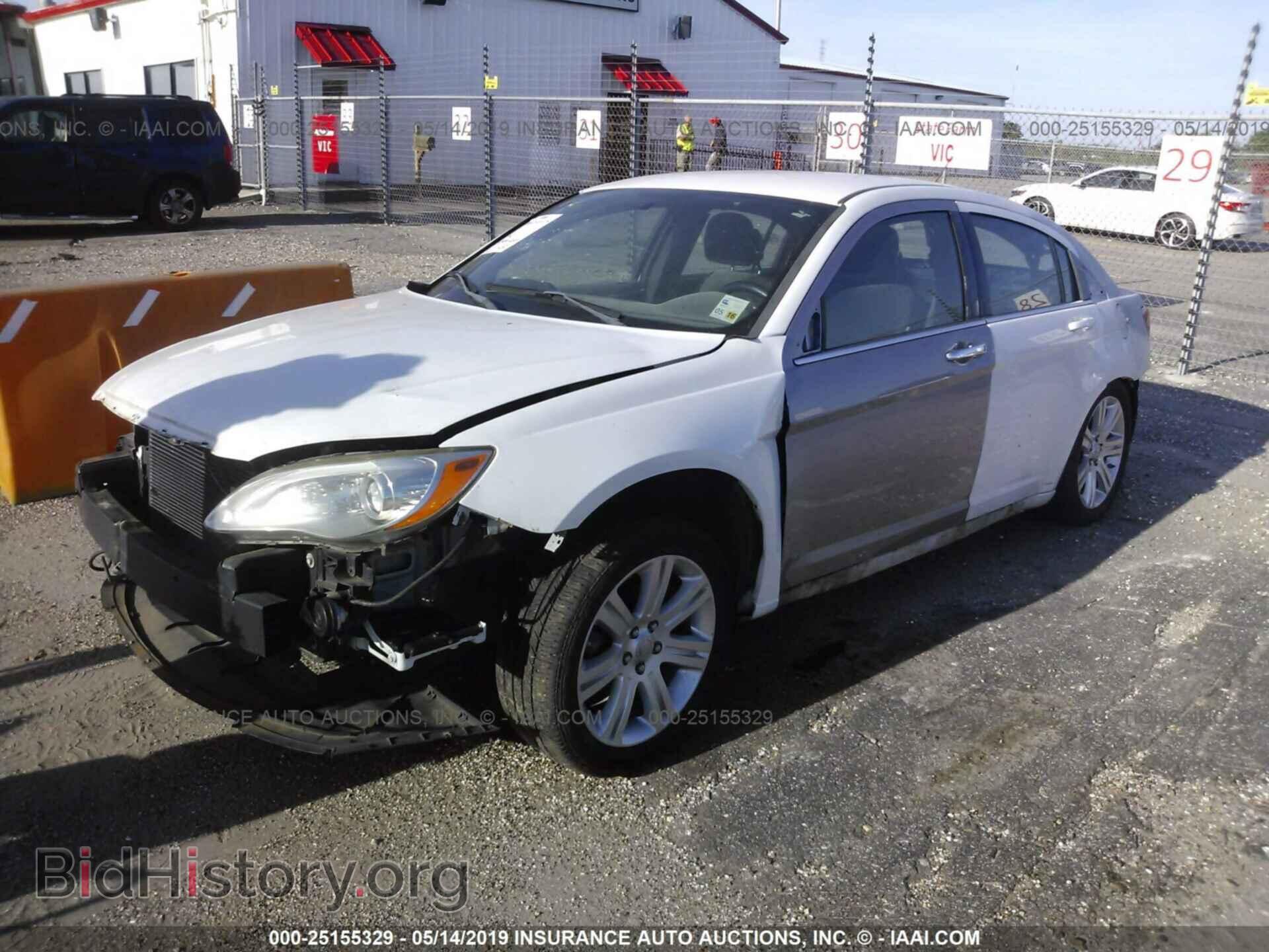 2013 CHRYSLER 200 - VIN: 1C3CCBAB5DN762267 - Фото 2