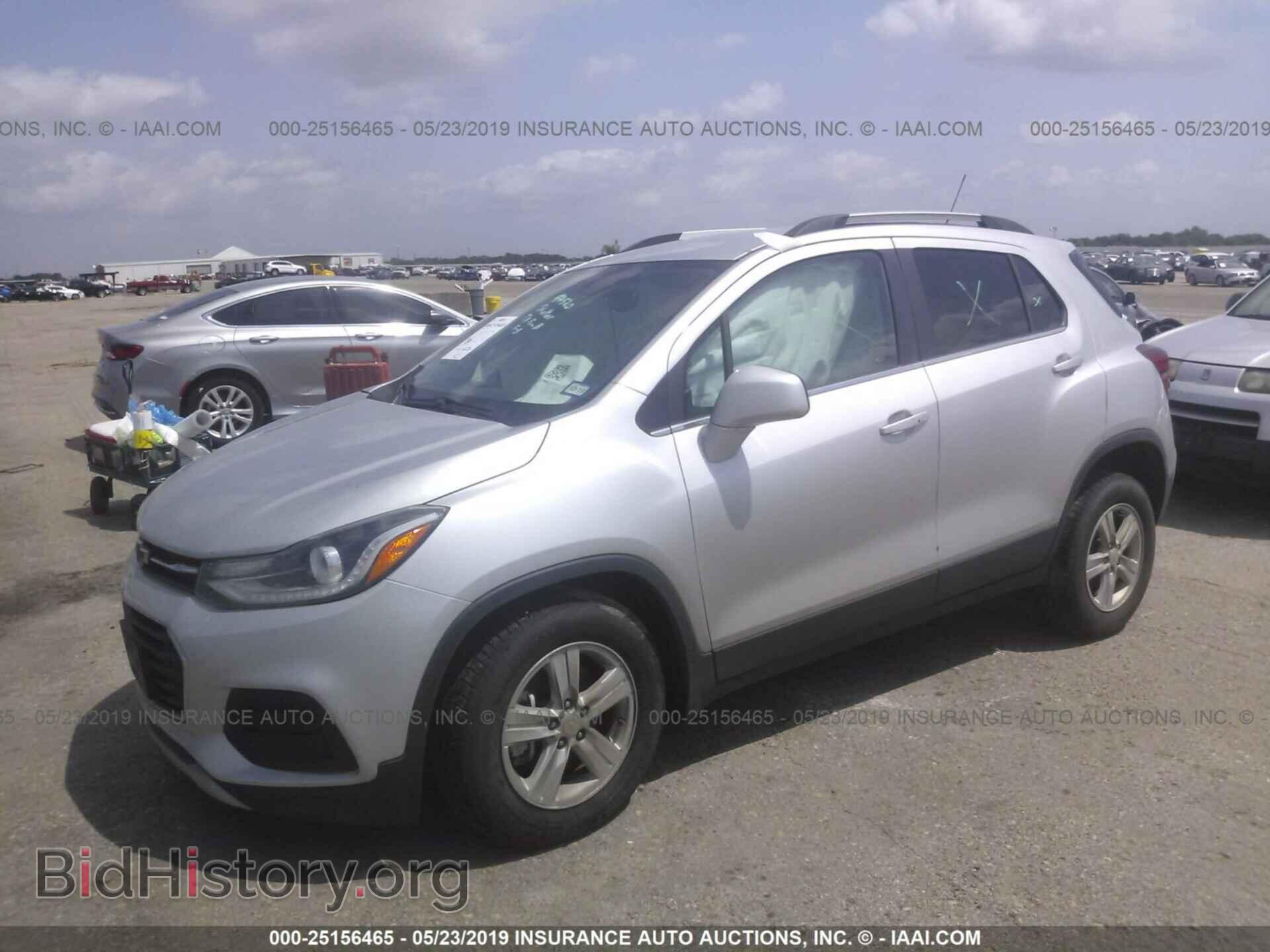 2017 CHEVROLET TRAX - VIN: 3GNCJPSB5HL131304 - Фото 2