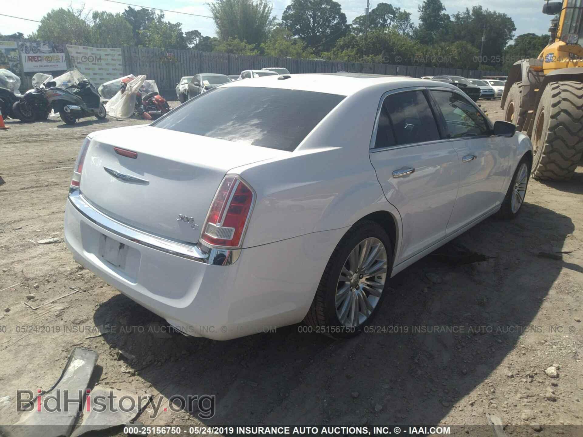 2011 CHRYSLER 300C - VIN: 2C3CA6CT9BH580922 - Фото 4