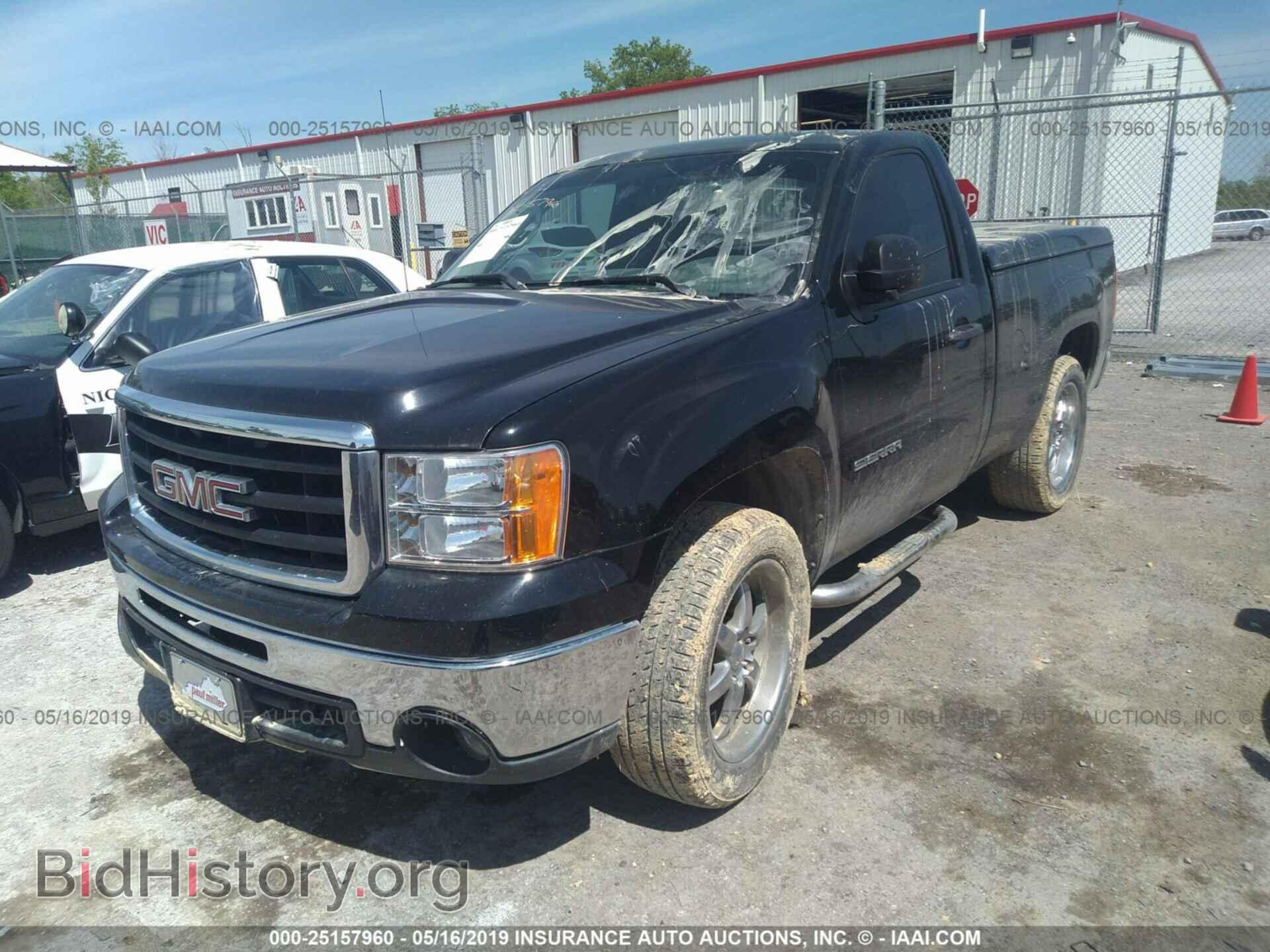 2011 GMC SIERRA - VIN: 1GTN1TEX2BZ400733 - Фото 2