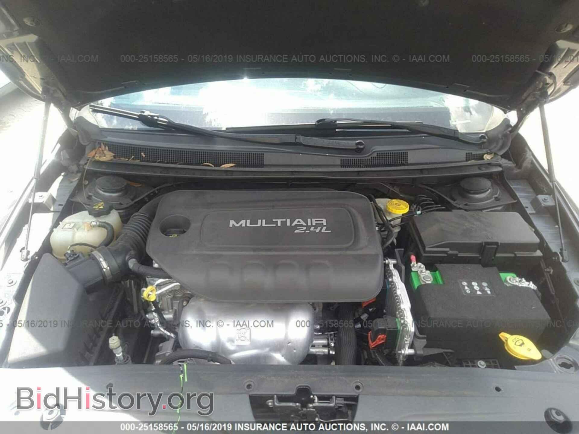 2016 CHRYSLER 200 - VIN: 1C3CCCAB7GN132311 - Фото 10