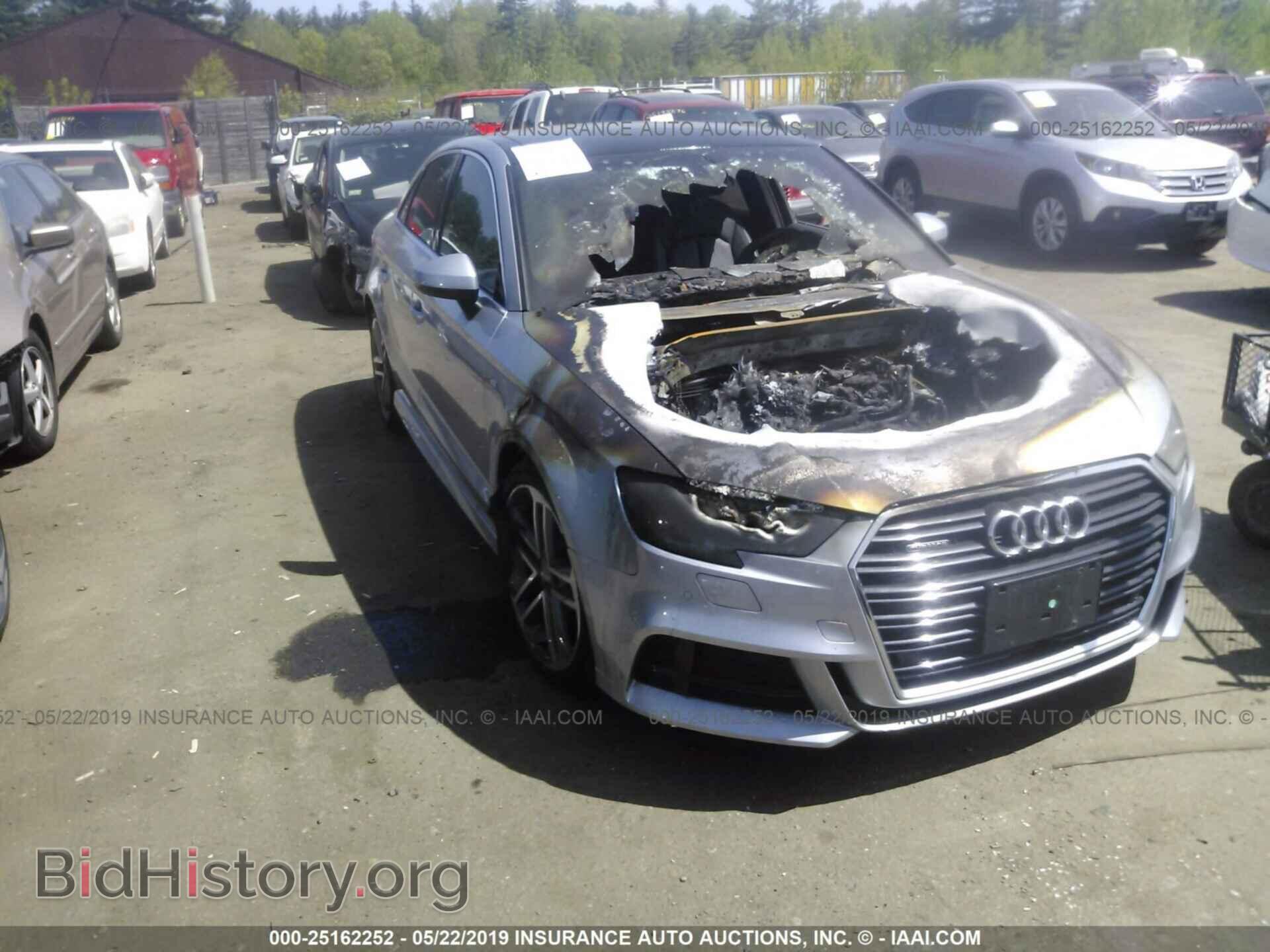 Фотография WAUJ8GFF4H1072274 - AUDI A3 2017