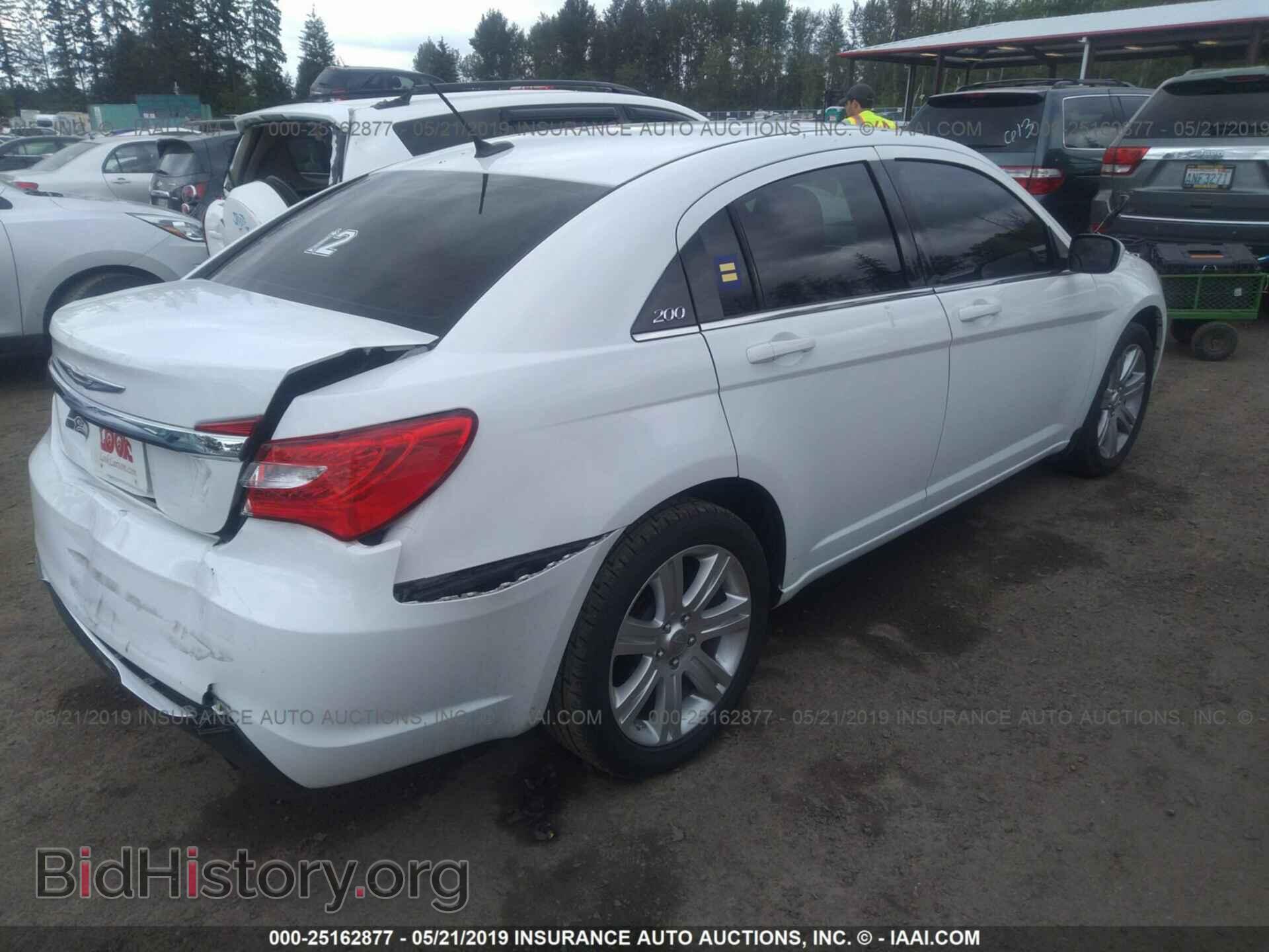 2013 CHRYSLER 200 - VIN: 1C3CCBBB8DN735577 - Photo 4
