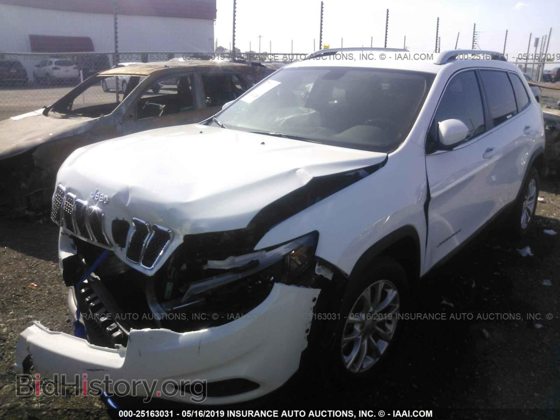 2019 JEEP CHEROKEE - VIN: 1C4PJLCB2KD392341 - Фото 2