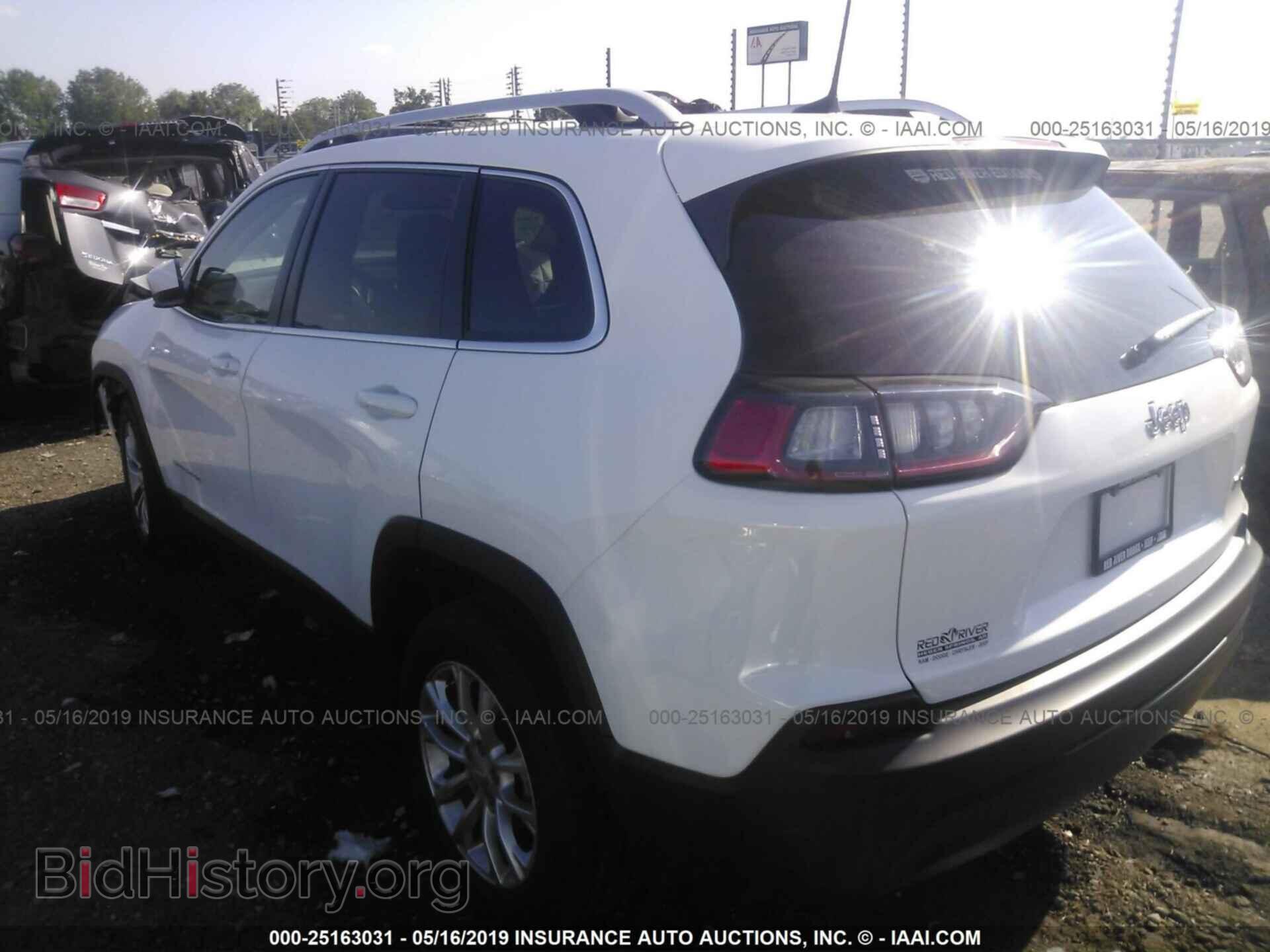 2019 JEEP CHEROKEE - VIN: 1C4PJLCB2KD392341 - Фото 3