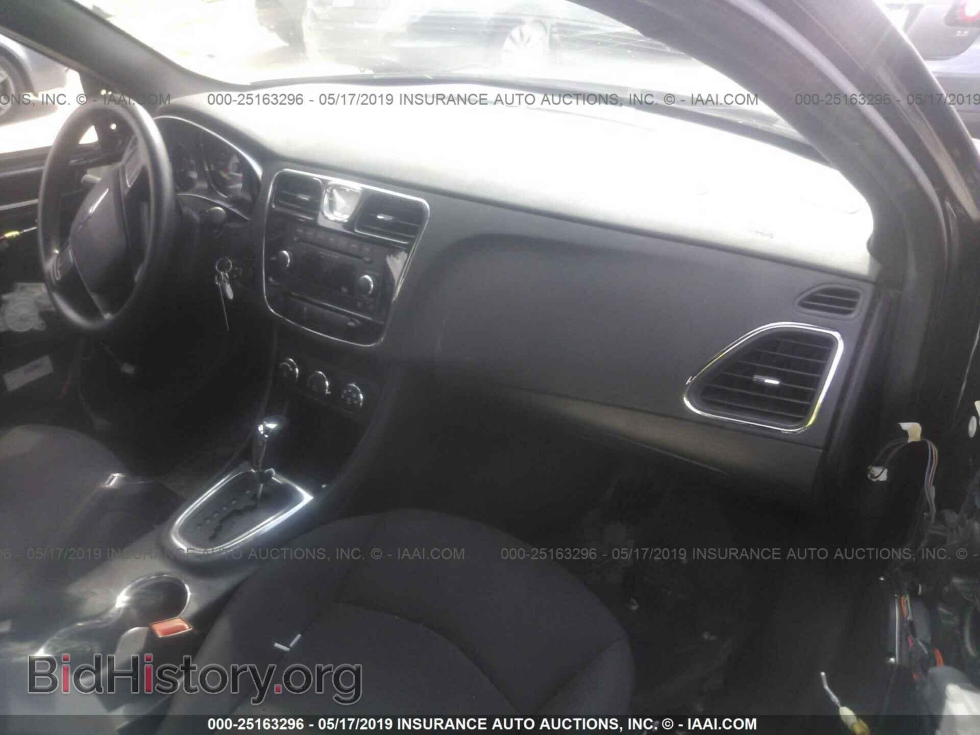 2014 Chrysler 200 - VIN: 1C3CCBAB4EN124660 - Фото 5