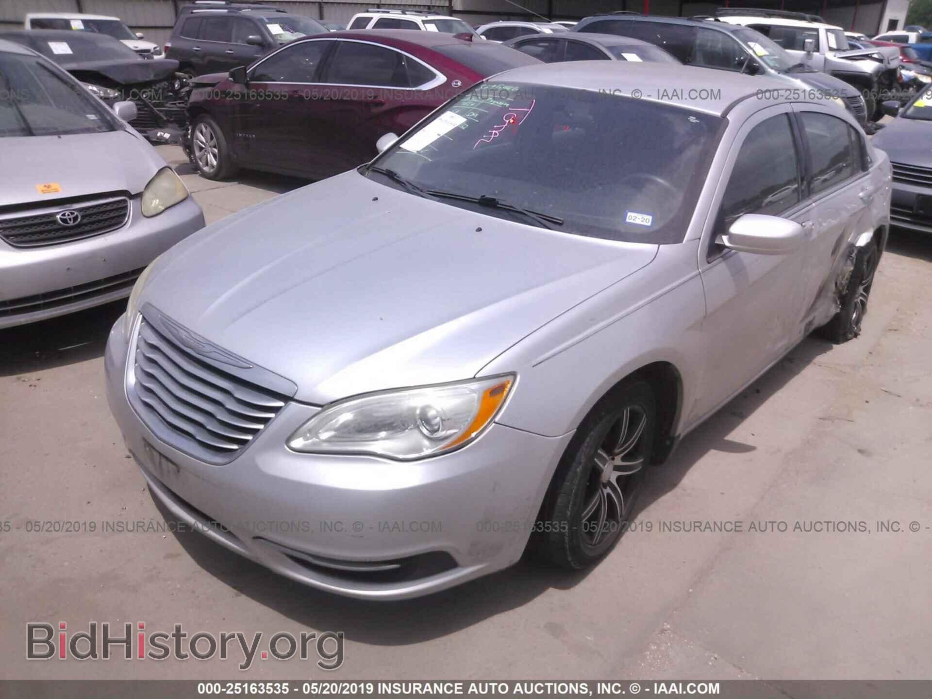 2011 CHRYSLER 200 - VIN: 1C3BC4FB3BN521689 - Photo 2