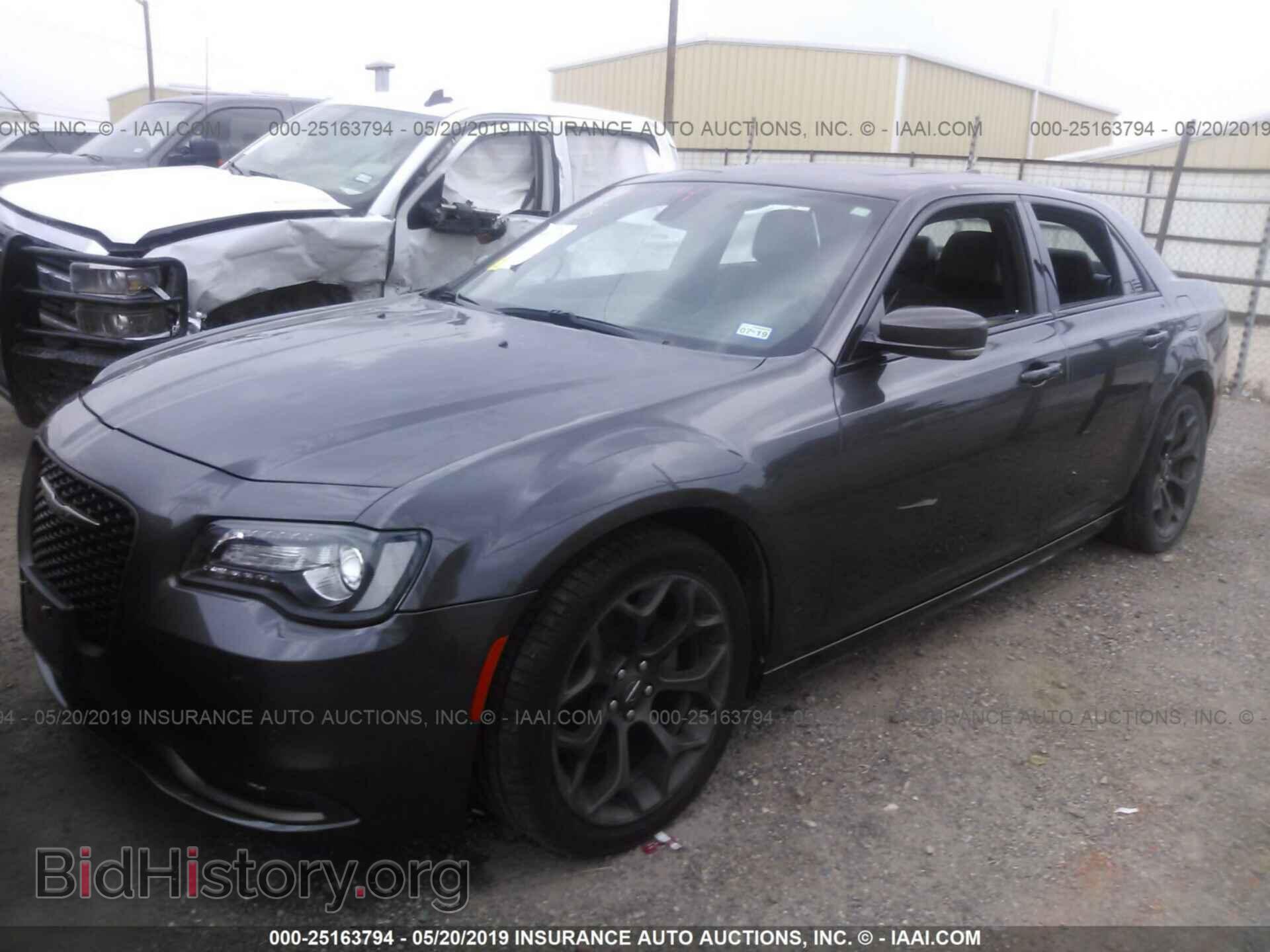 2017 CHRYSLER 300 - VIN: 2C3CCABG0HH577272 - Фото 2