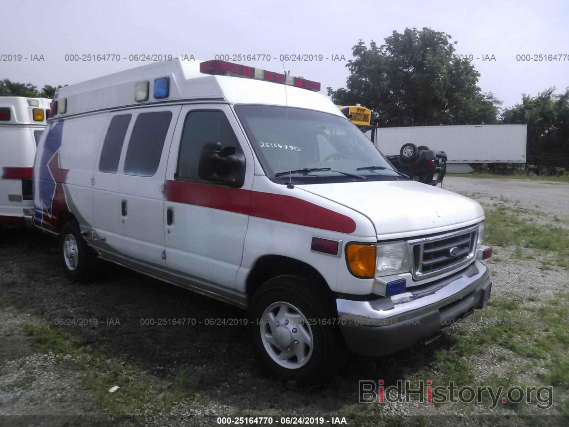 Photo 1FDSS34P34HB47329 - FORD ECONOLINE 2004