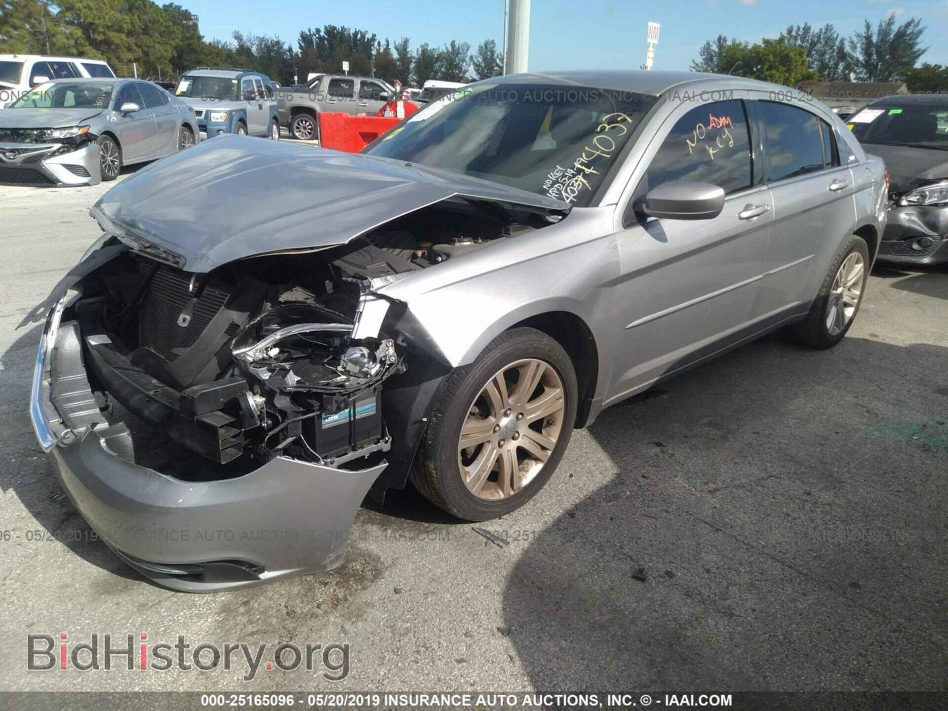 2013 CHRYSLER 200 - VIN: 1C3CCBBB3DN714037 - Photo 2
