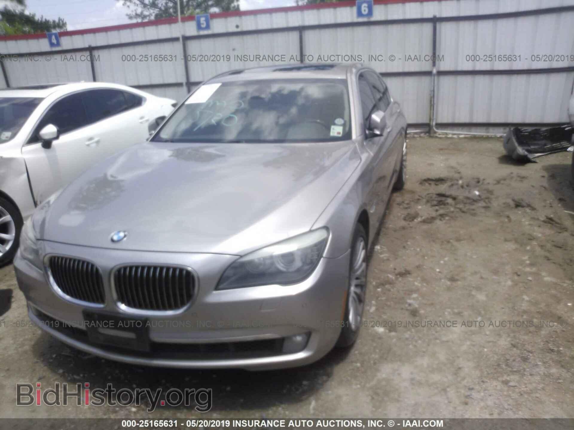 2012 BMW 750 - VIN: WBAKB8C53CC964388 - Фото 2