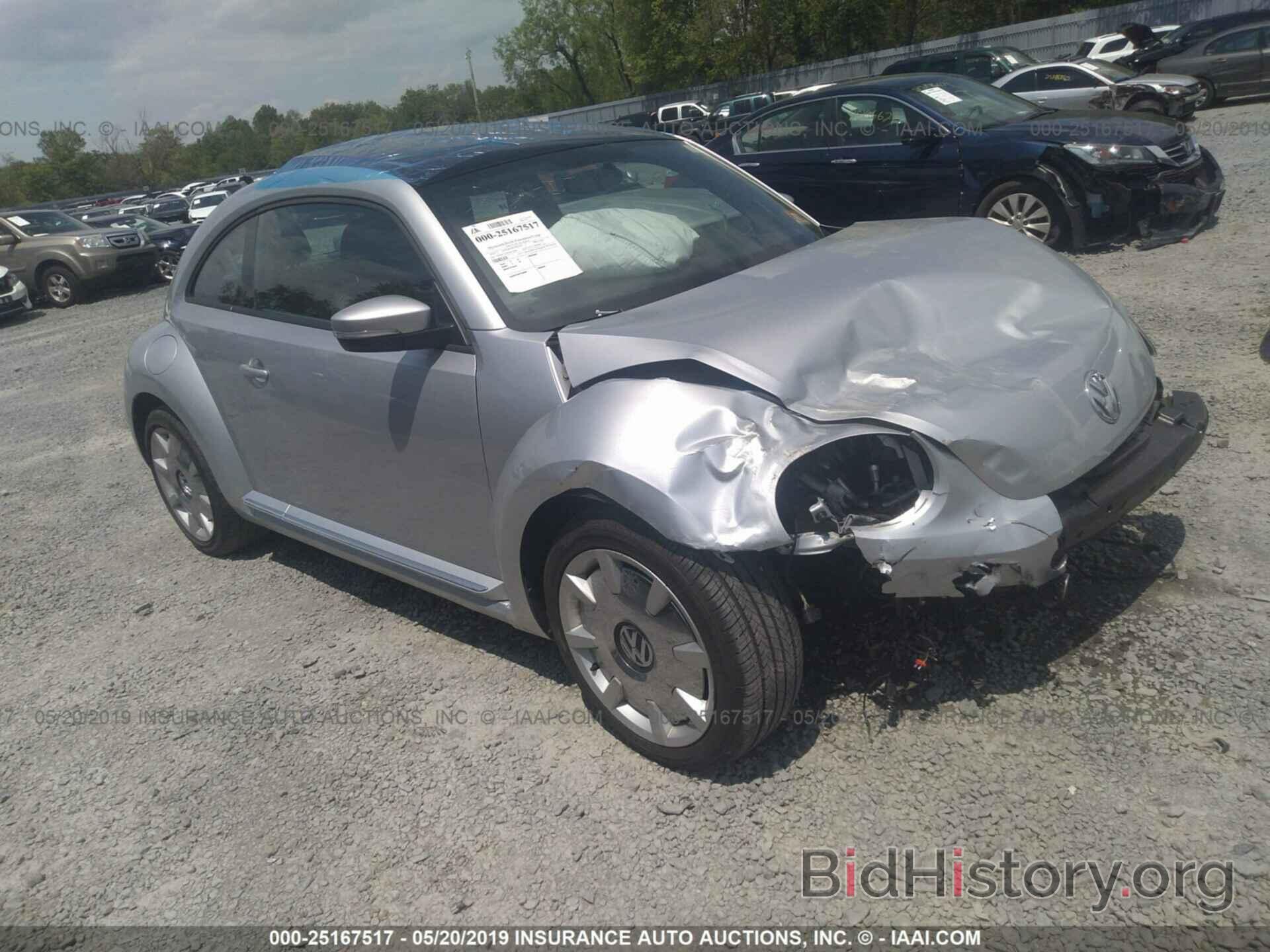 Photo 3VWJP7AT4DM614048 - VOLKSWAGEN BEETLE 2013