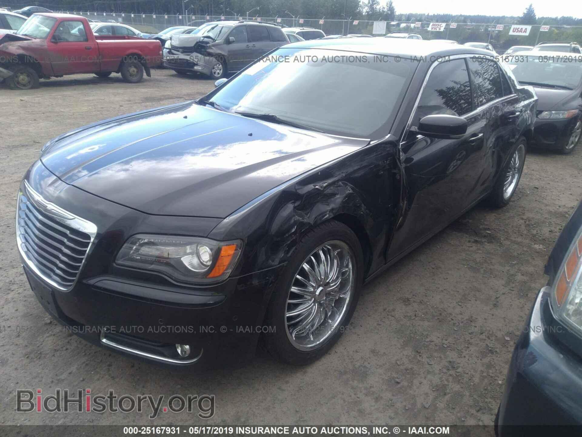 2013 CHRYSLER 300 - VIN: 2C3CCABG4DH547377 - Фото 2
