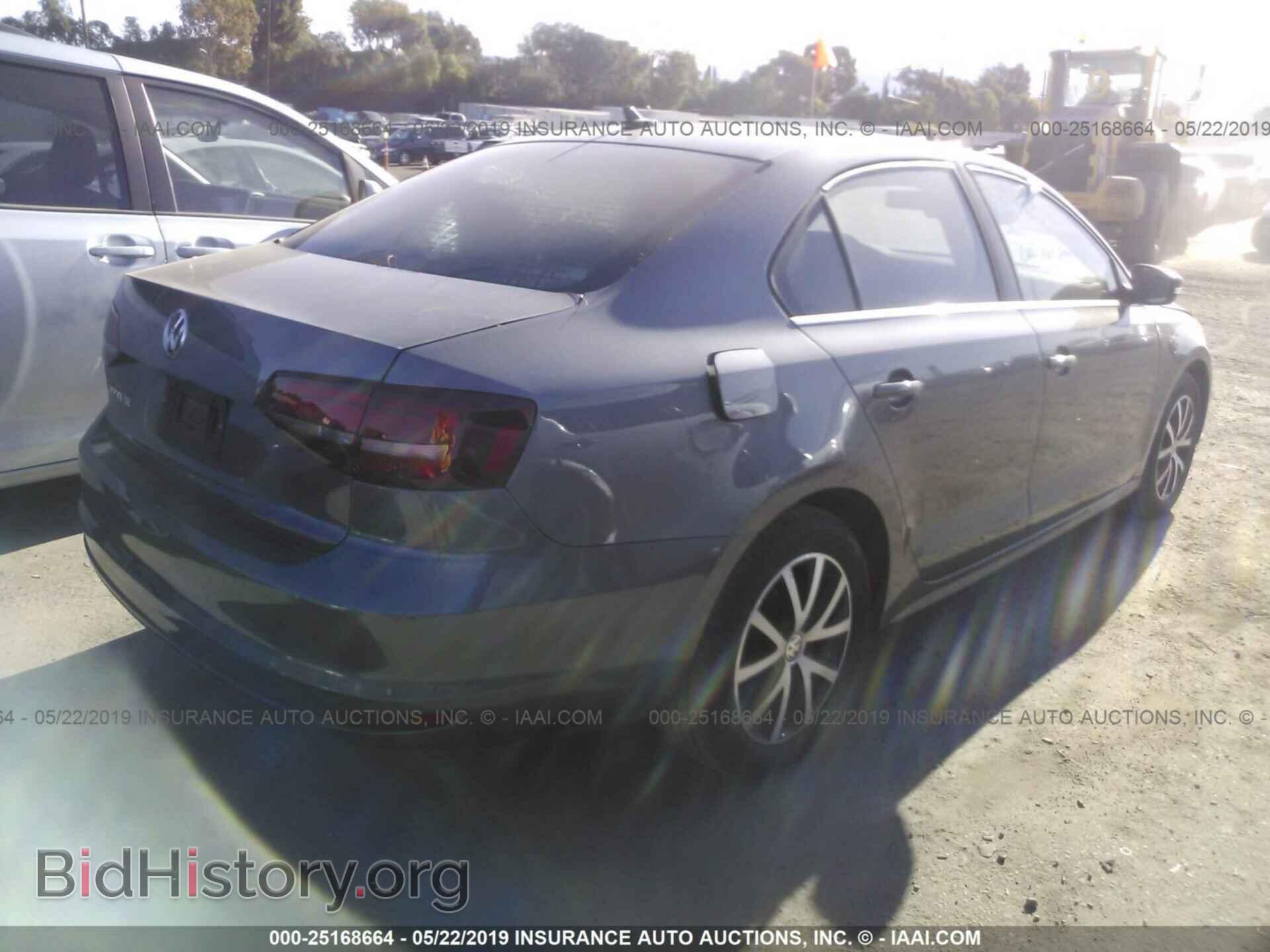 2017 VOLKSWAGEN JETTA - VIN: 3VWDB7AJ7HM381864 - Фото 4