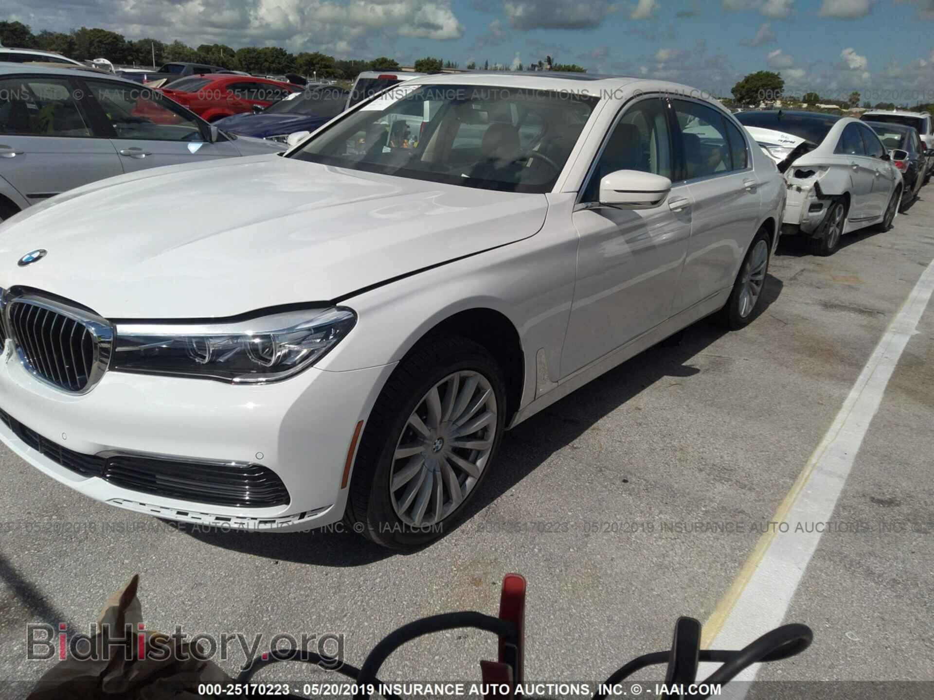 2019 BMW 740 - VIN: WBA7E2C53KB218165 - Фото 2