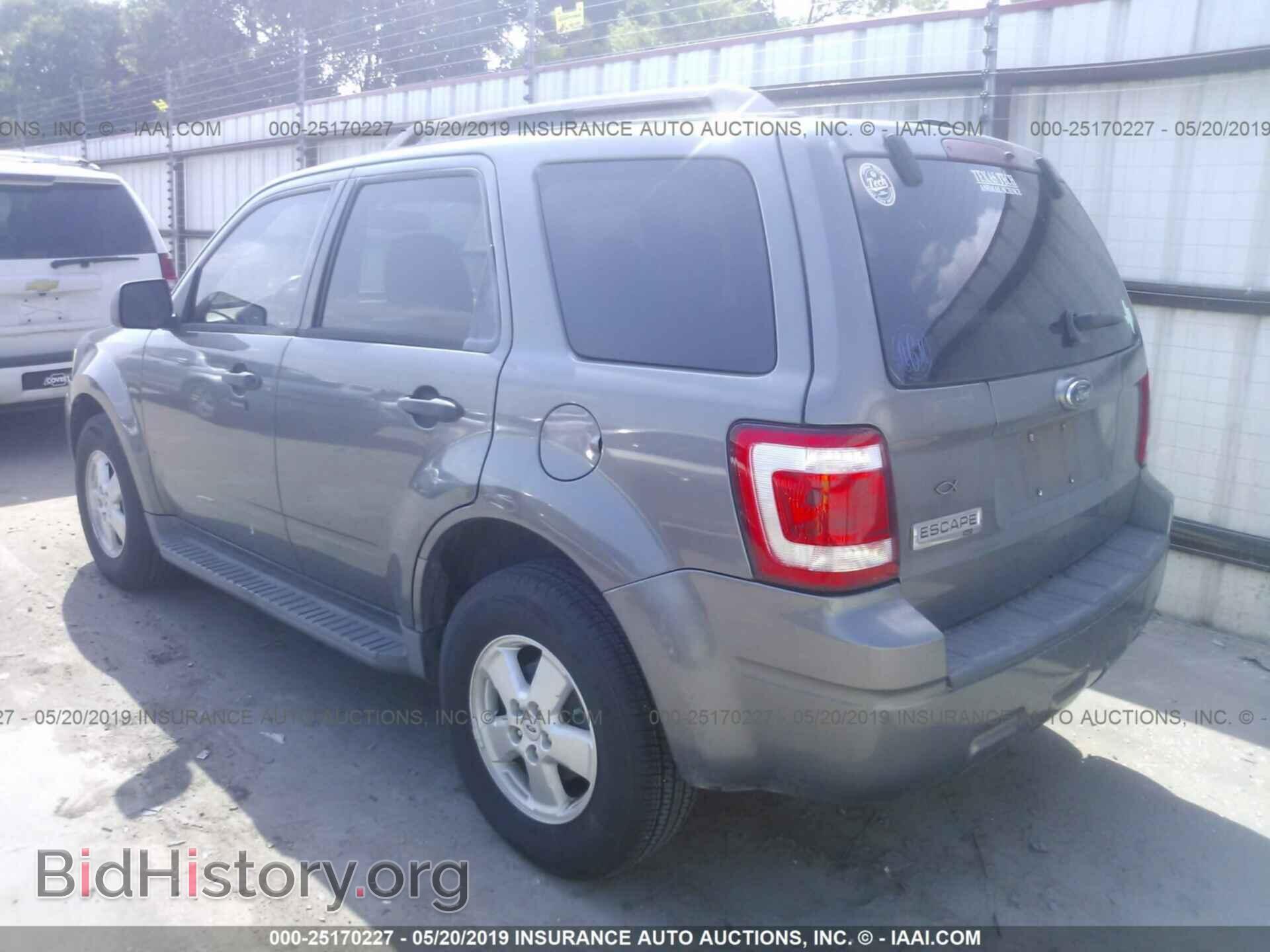 2009 FORD ESCAPE - VIN: 1FMCU03749KC14318 - Фото 3