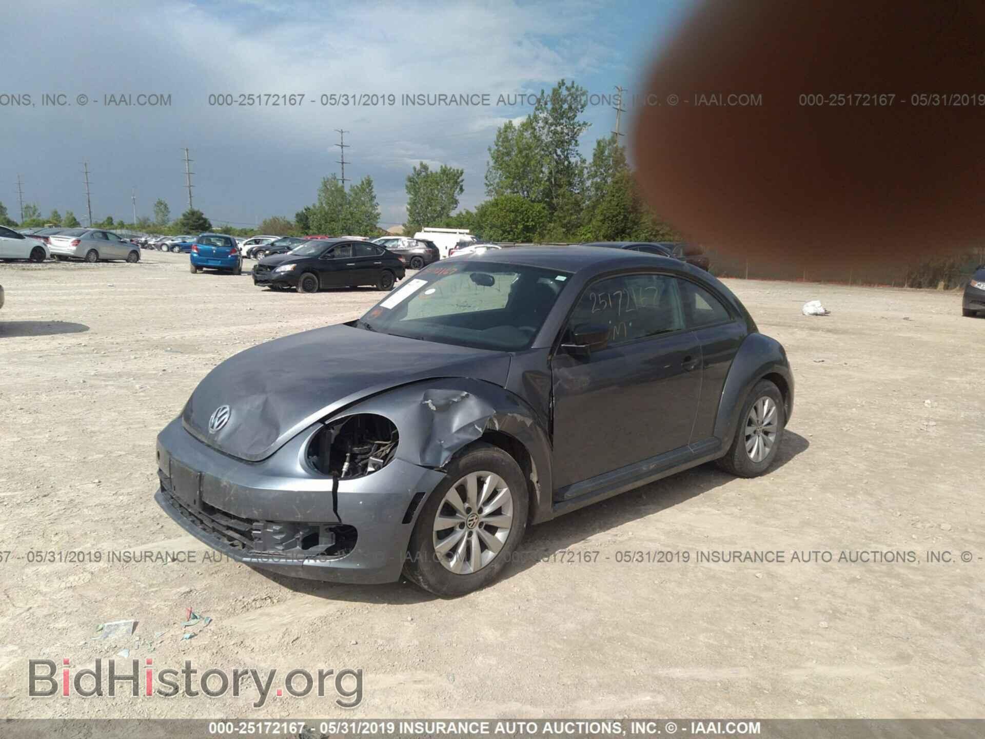 2014 VOLKSWAGEN BEETLE - VIN: 3VWFP7AT0EM627578 - Фото 2