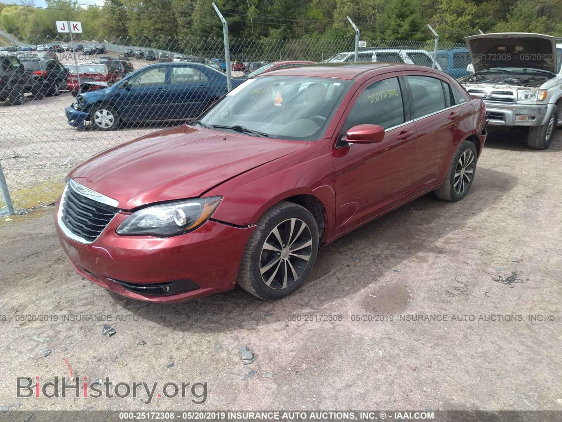 2013 CHRYSLER 200 - VIN: 1C3CCBBB8DN595322 - Фото 2