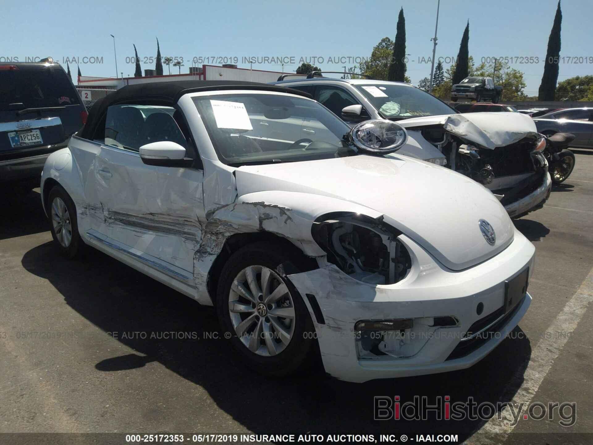 Photo 3VW5DAAT0KM503226 - VOLKSWAGEN BEETLE 2019