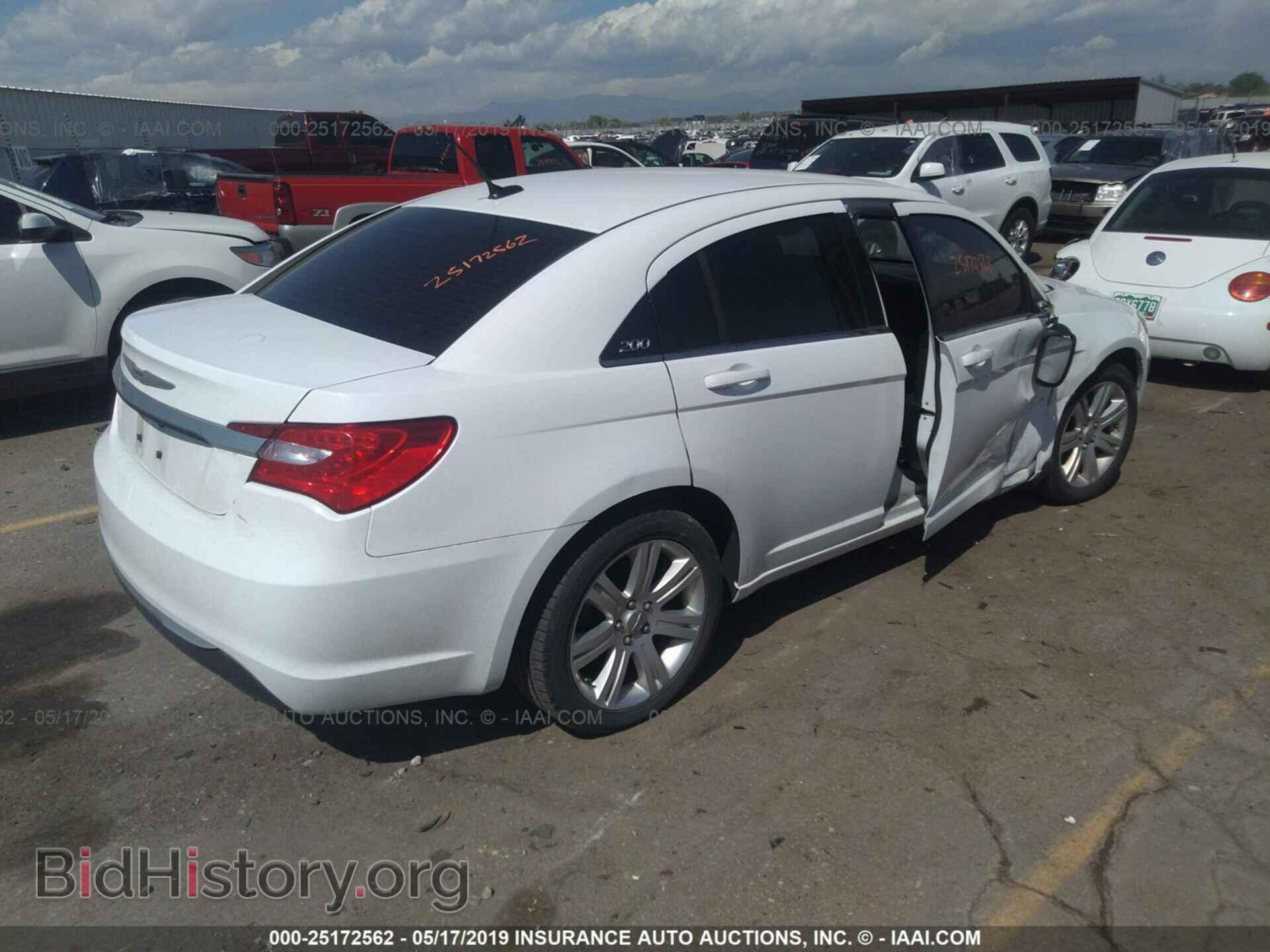 2013 CHRYSLER 200 - VIN: 1C3CCBAB1DN706052 - Photo 4