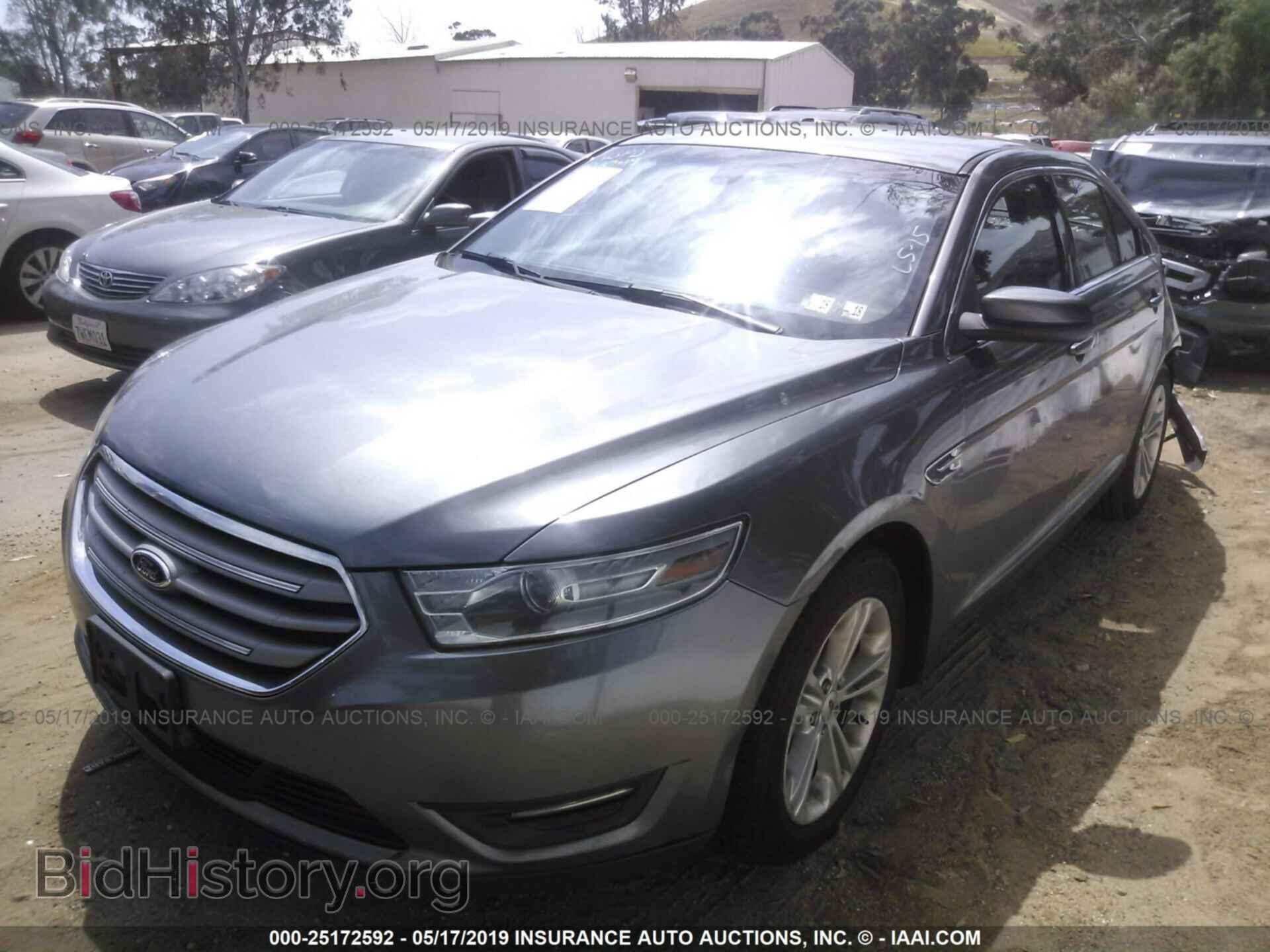 2013 Ford Taurus - VIN: 1FAHP2E85DG188557 - Фото 2