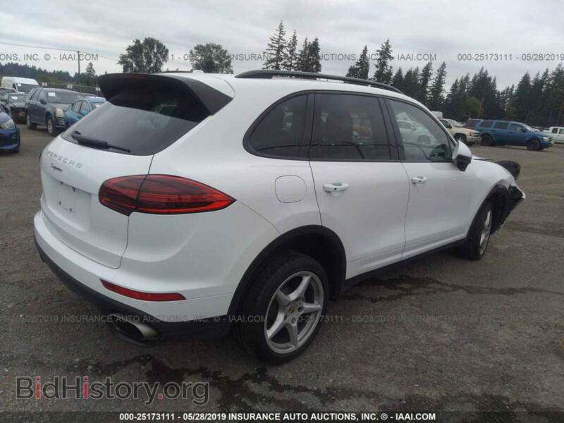 2016 Porsche CAYENNE (VIN WP1AA2A26GKA08680) — photo 4 of 10