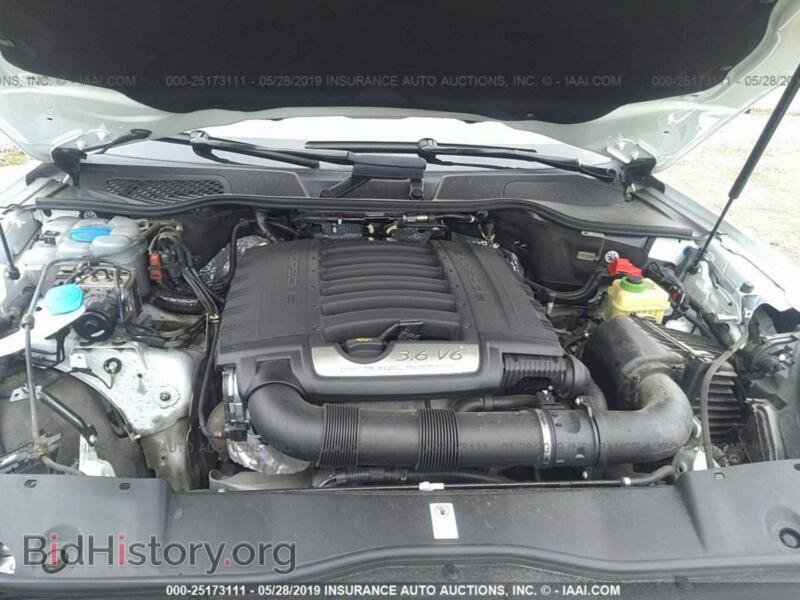 2016 Porsche CAYENNE (VIN WP1AA2A26GKA08680) — photo 10 of 10