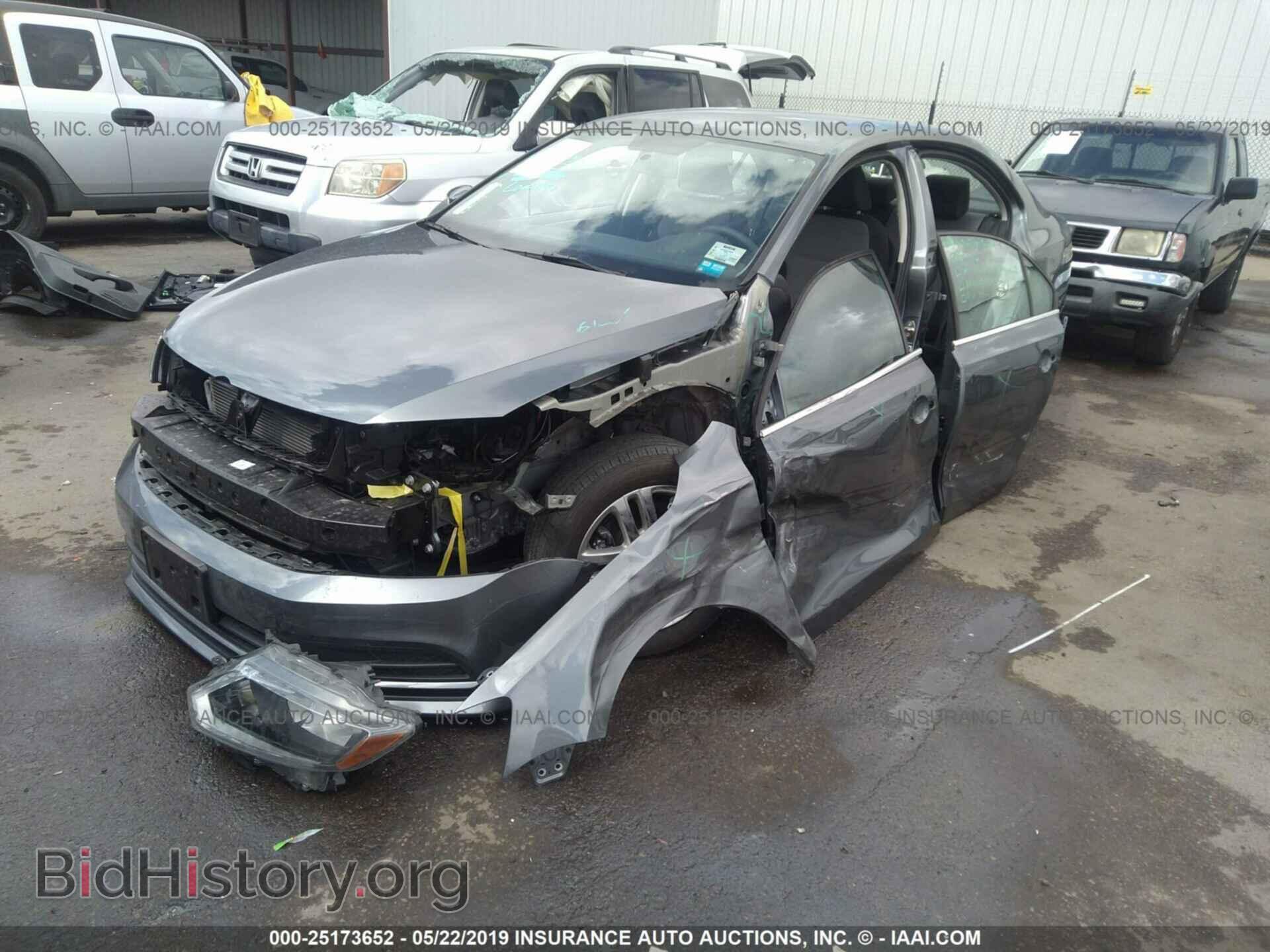 2017 VOLKSWAGEN JETTA - VIN: 3VW2B7AJ3HM228471 - Фото 2