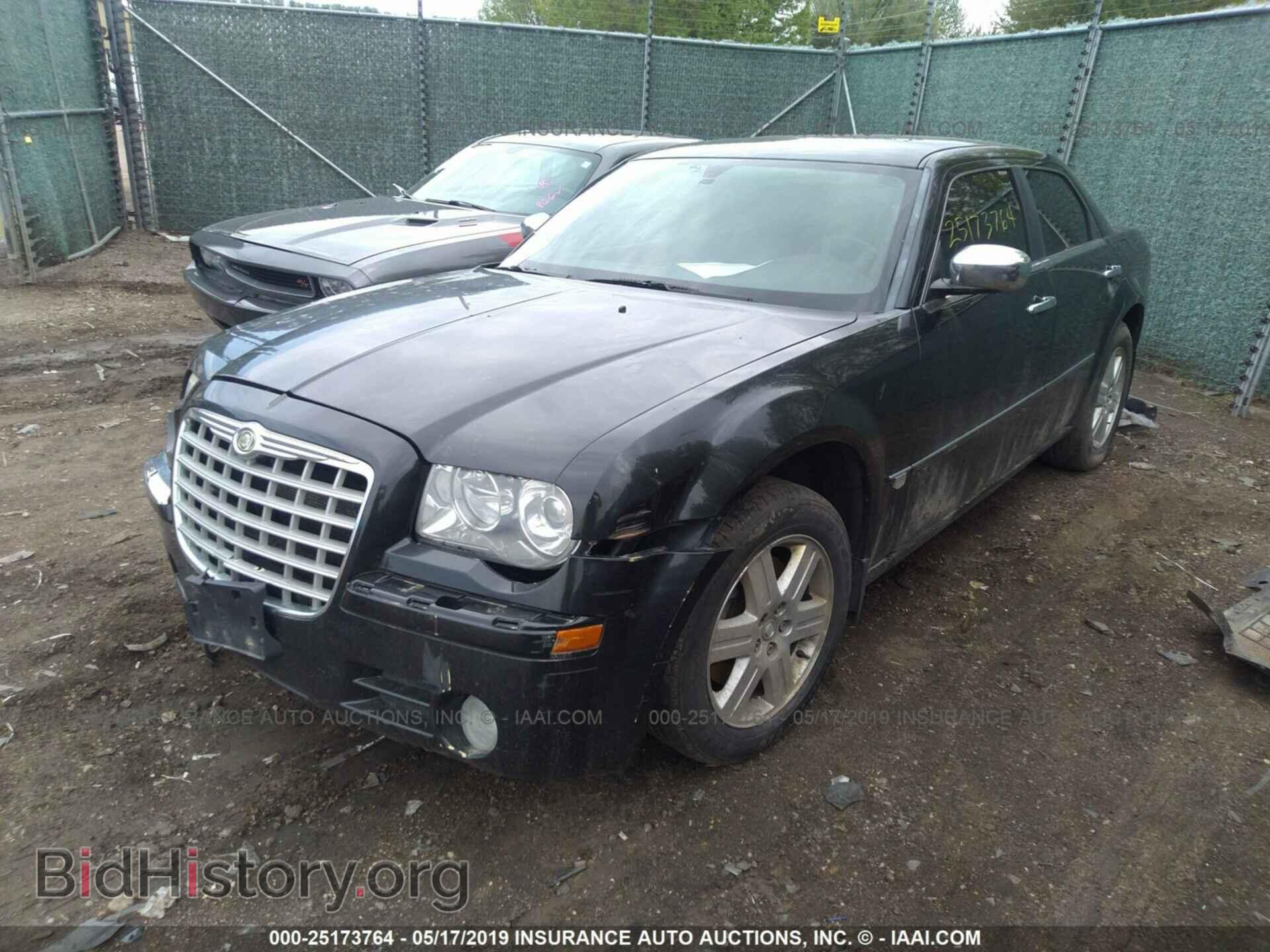 2005 CHRYSLER 300C - VIN: 2C3AK63H45H661797 - Фото 2