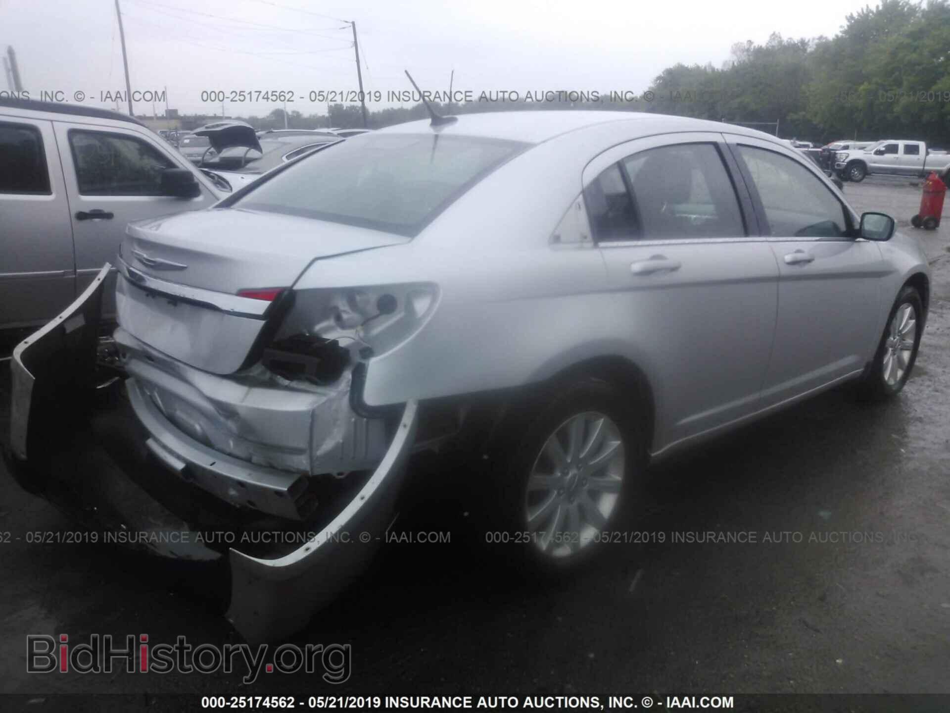2011 CHRYSLER 200 - VIN: 1C3BC1FB8BN576525 - Фото 4