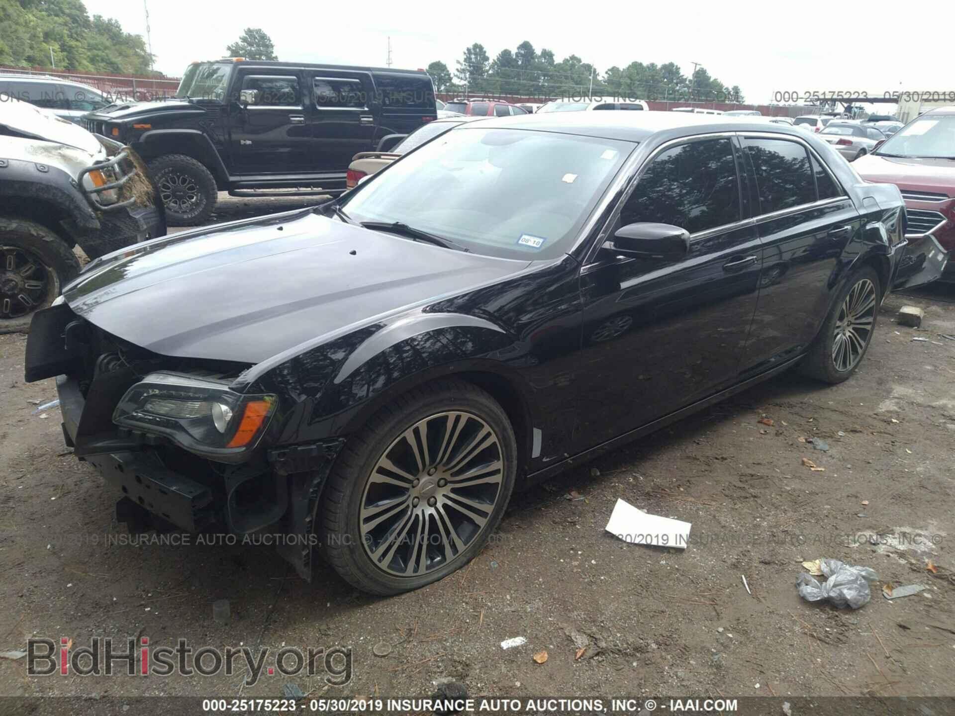 2013 CHRYSLER 300 - VIN: 2C3CCABT0DH644184 - Фото 2