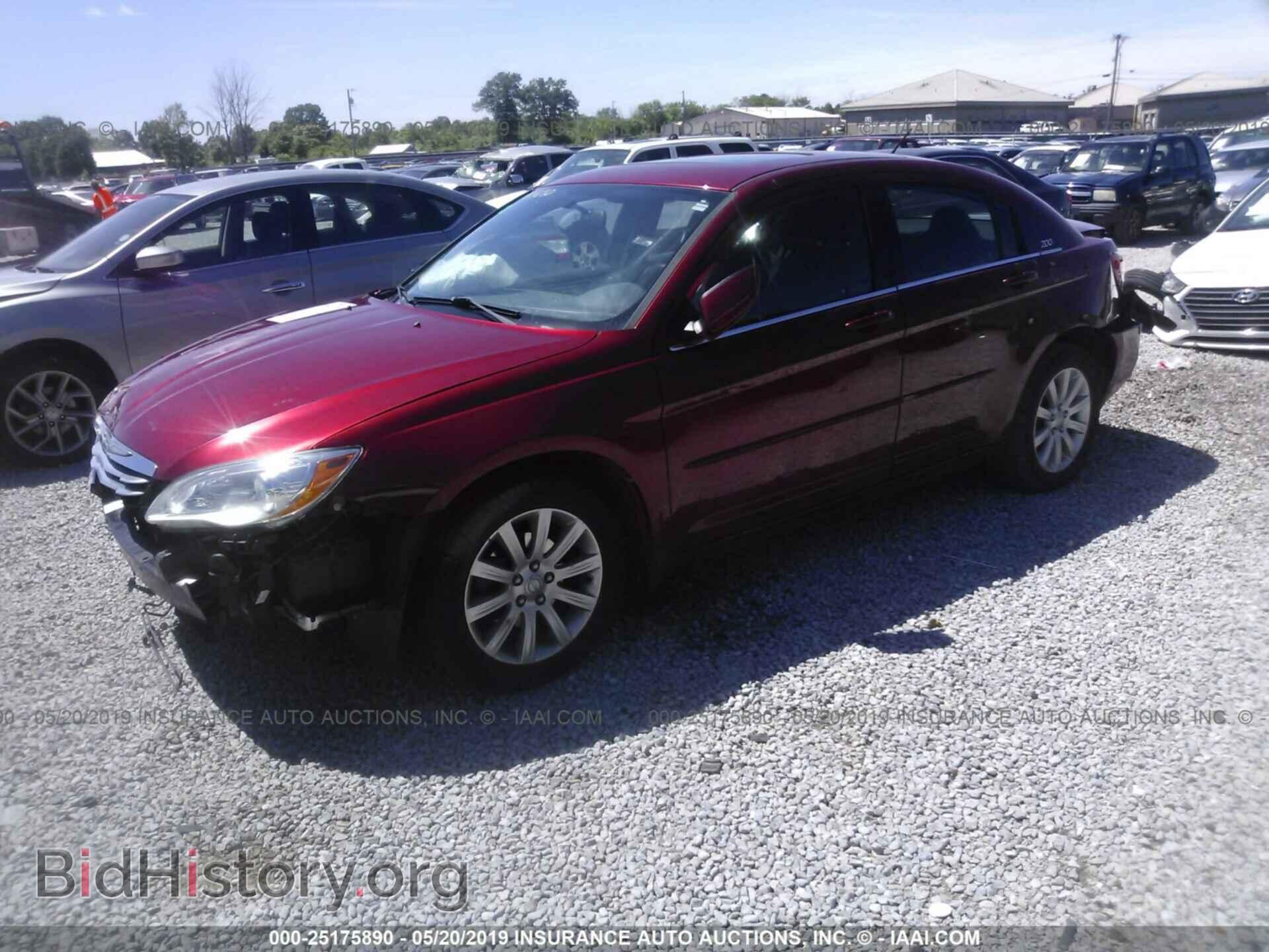 2013 CHRYSLER 200 - VIN: 1C3CCBBG8DN636012 - Фото 2