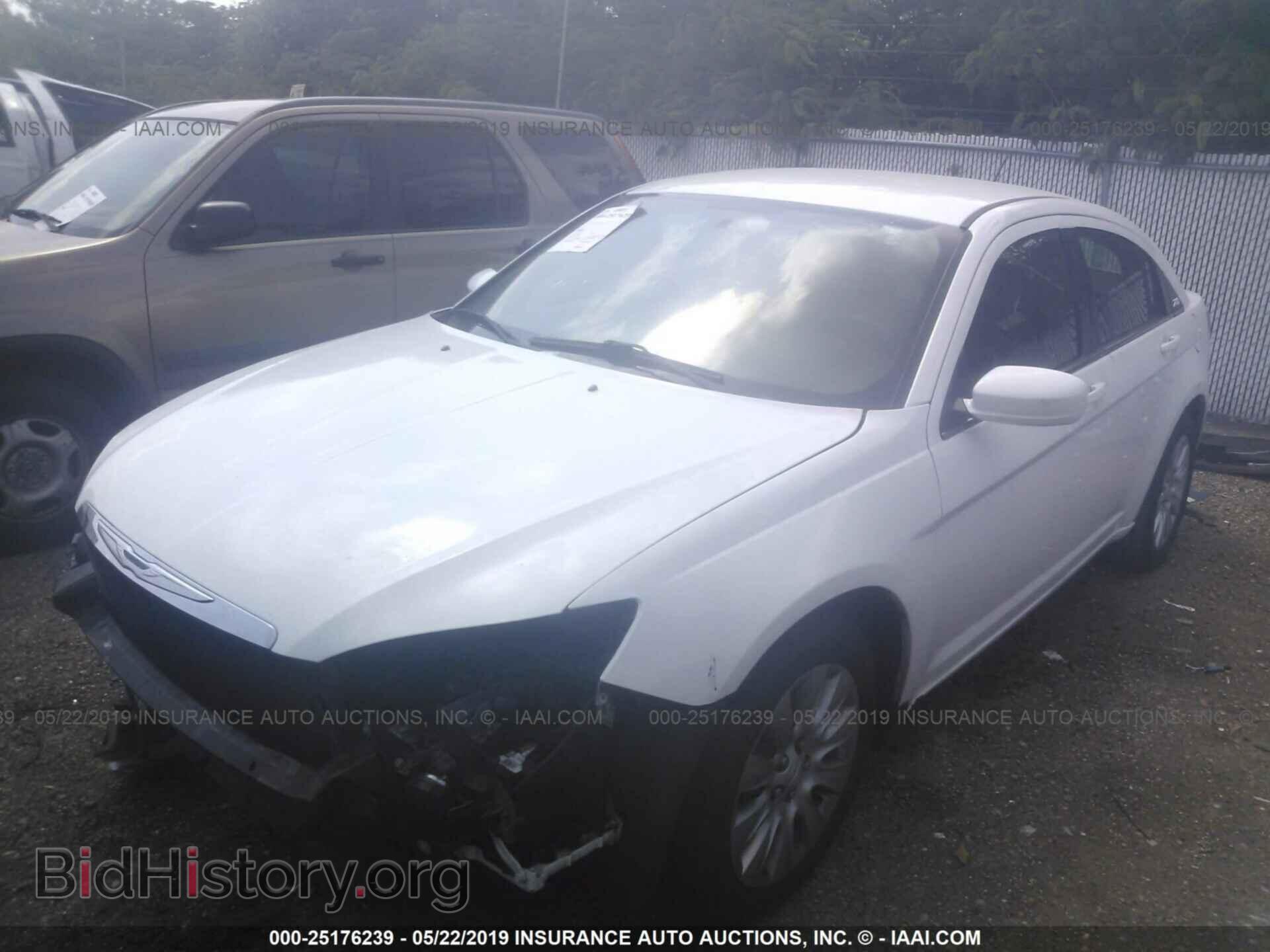 2014 CHRYSLER 200 - VIN: 1C3CCBAB5EN214240 - Фото 2