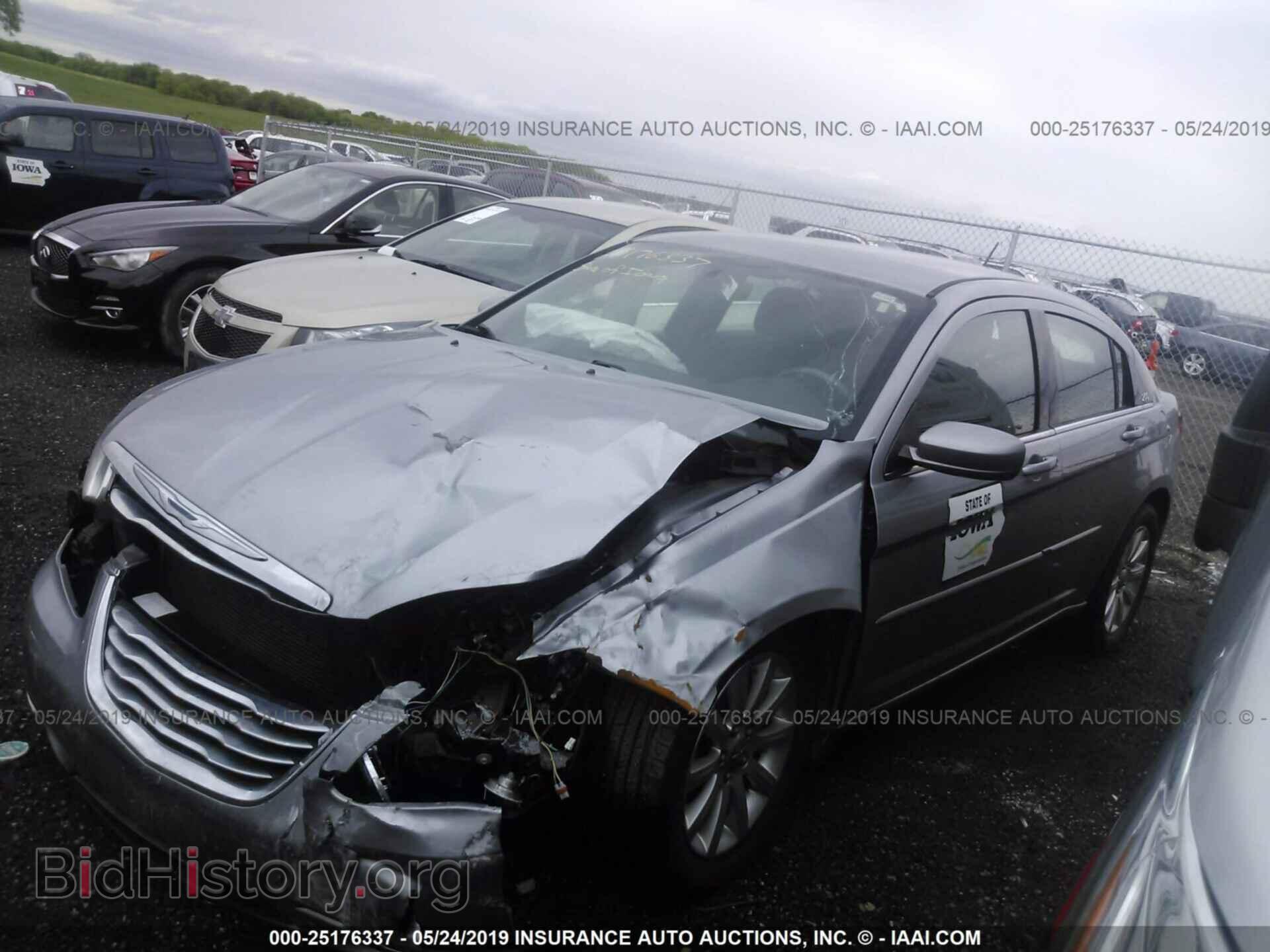 2013 CHRYSLER 200 - VIN: 1C3CCBBG2DN715322 - Photo 2