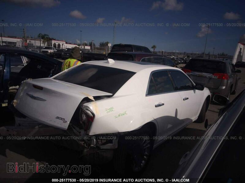 2017 Chrysler 300C (VIN 2C3CCAEG8HH549960) — photo 4 of 10