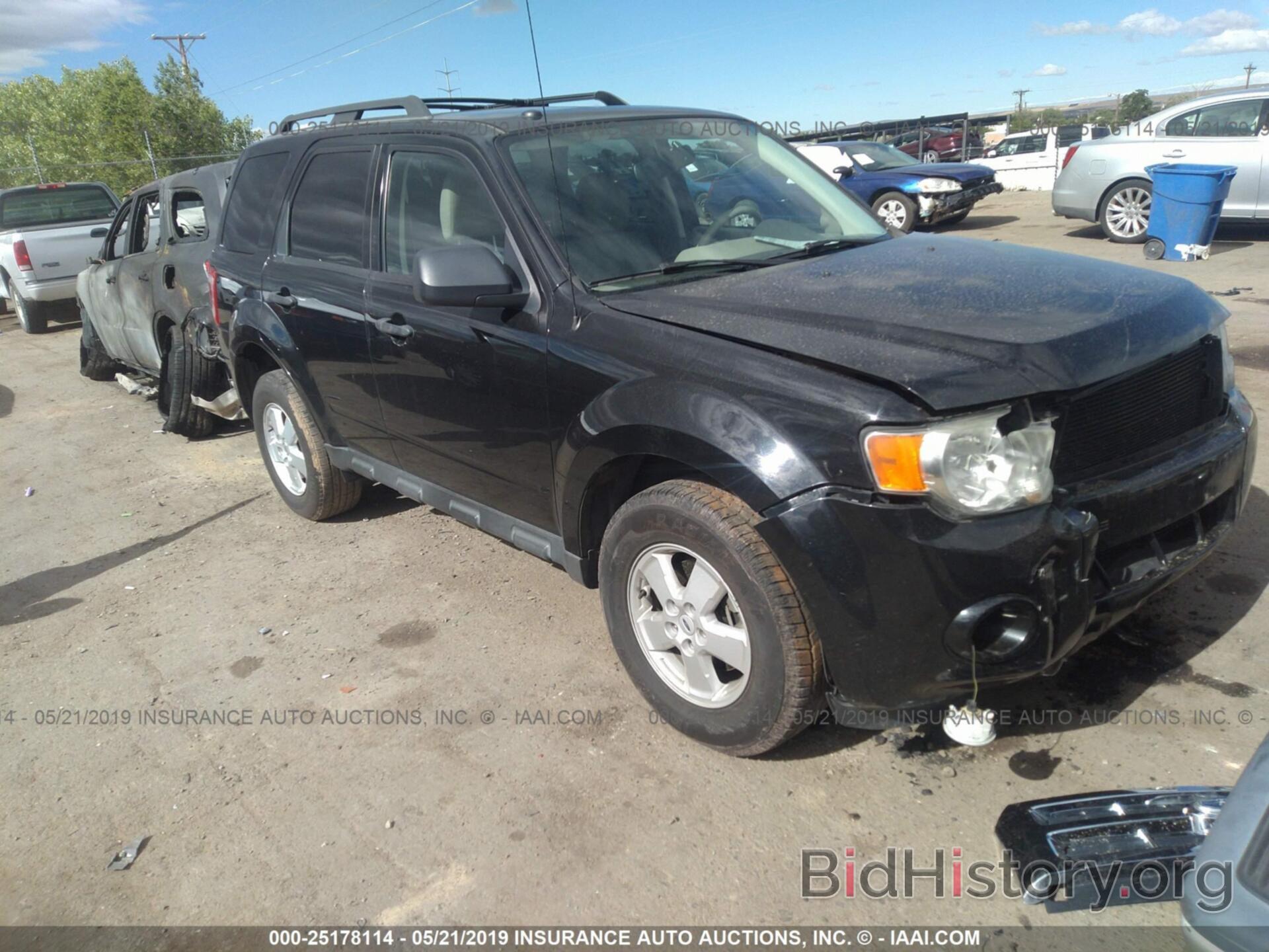 Photo 1FMCU9DG3BKB72796 - FORD ESCAPE 2011