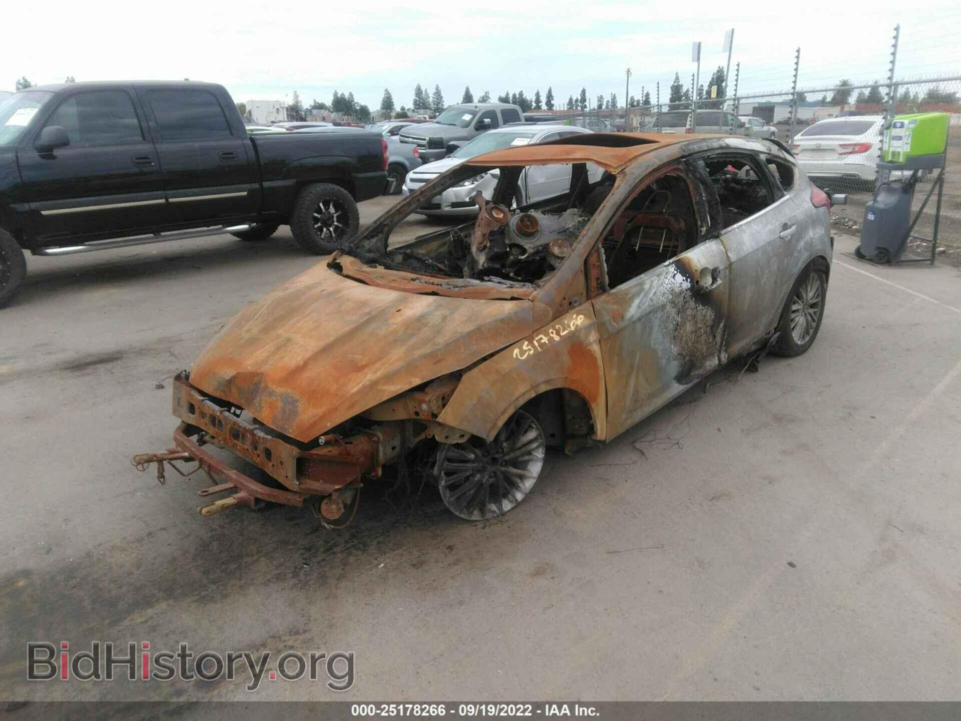 2017 FORD FOCUS - VIN: 1FADP3N25HL320603 - Фото 2