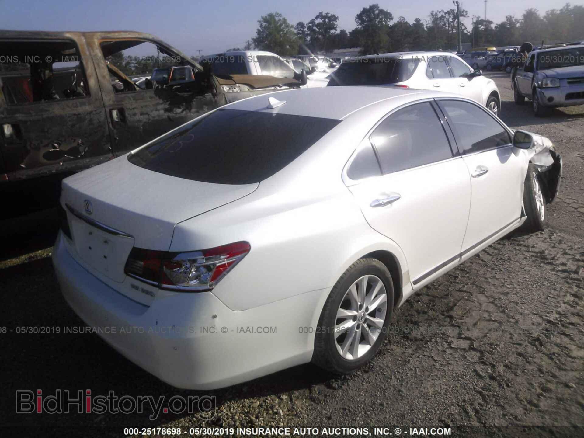 2011 LEXUS ES - VIN: JTHBK1EG2B2438572 - Фото 4