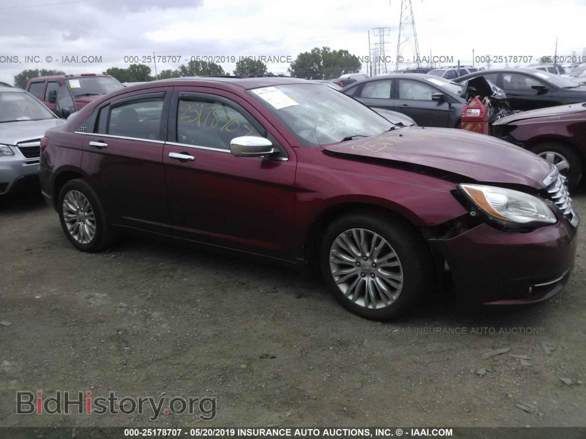 Фотография 1C3BC2FGXBN533631 - CHRYSLER 200 2011